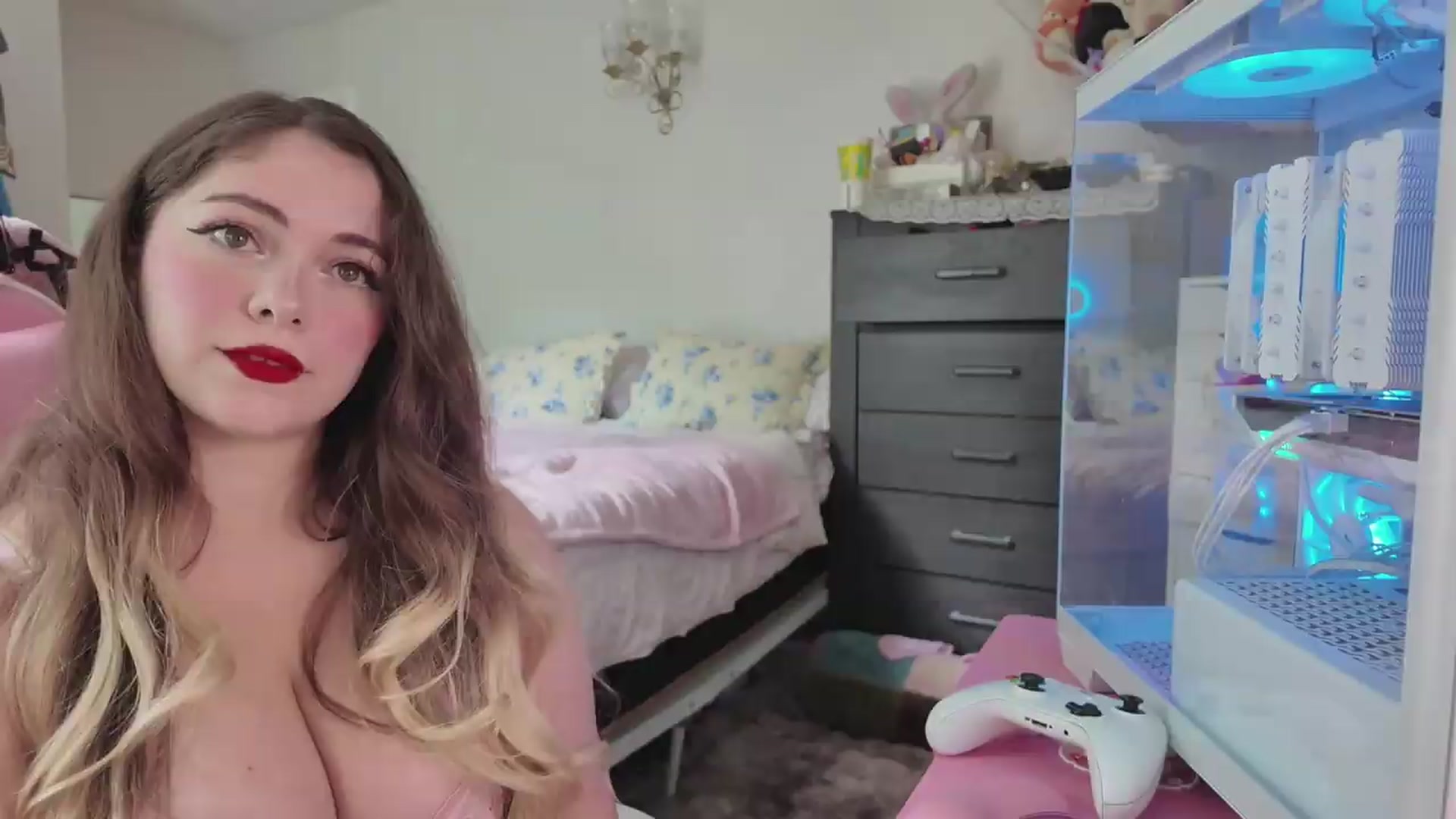 Gallery image thumbnail from lolypopbubble's myfreecams stream on, 06/25/2026, 20:04 image 8 of 20