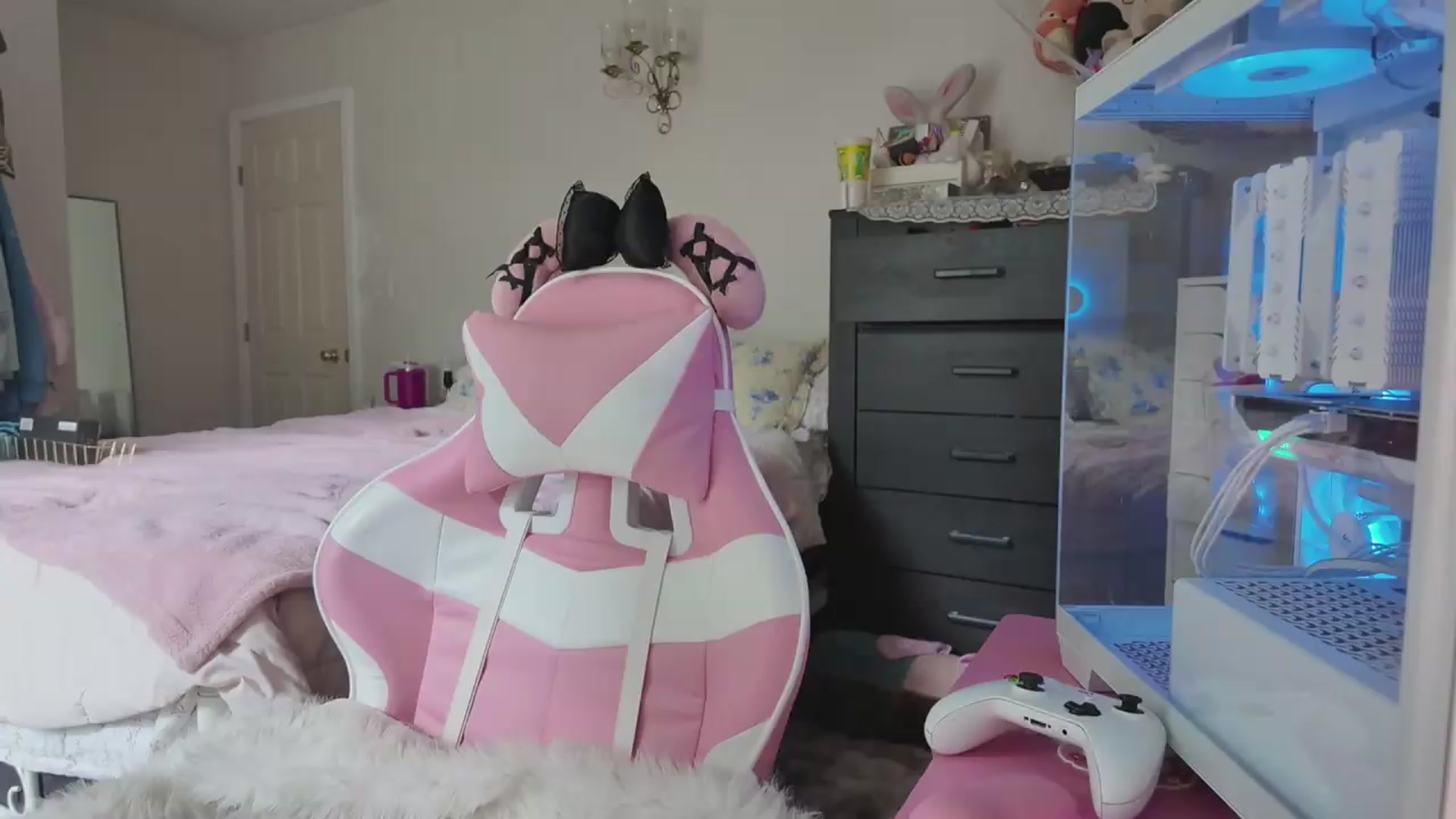 Gallery image thumbnail from lolypopbubble's myfreecams stream on, 06/25/2026, 20:04 image 12 of 20
