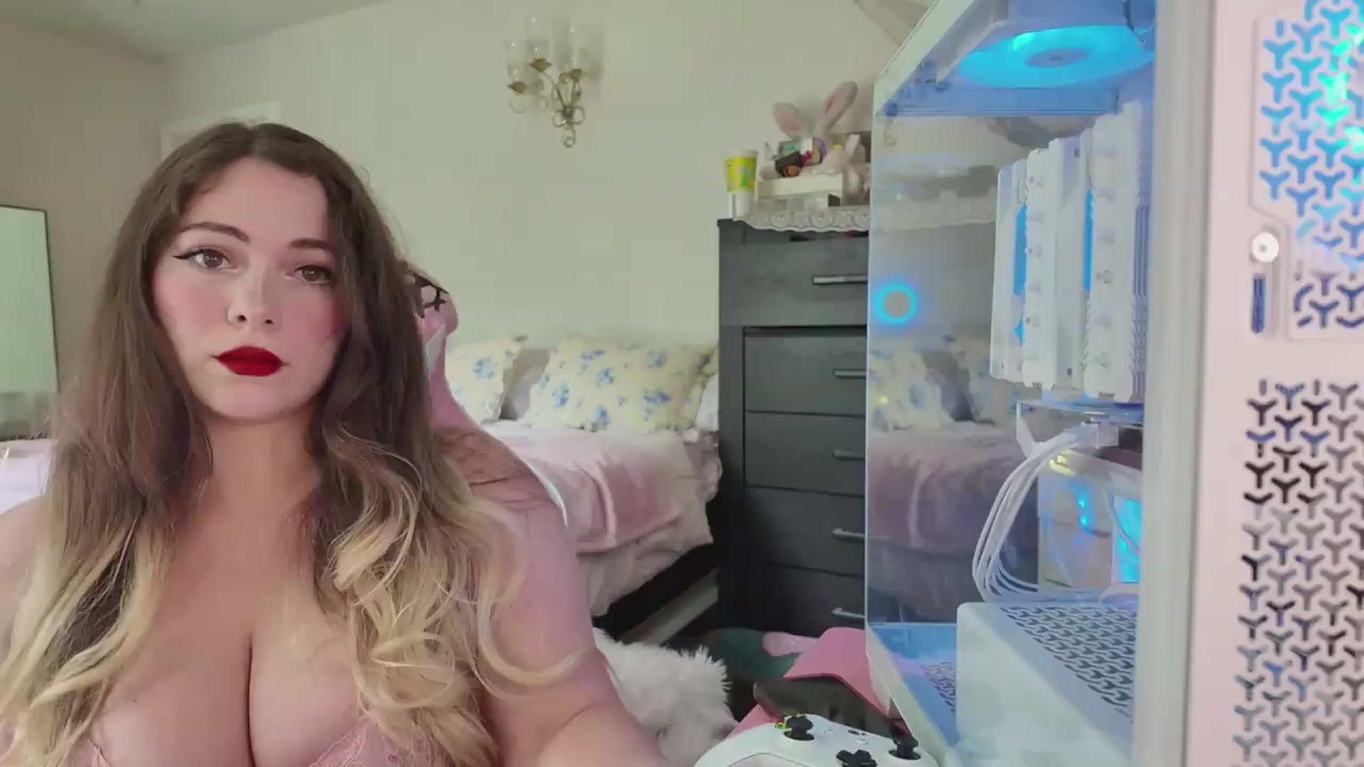 Gallery image thumbnail from lolypopbubble's myfreecams stream on, 06/25/2026, 20:04 image 3 of 20