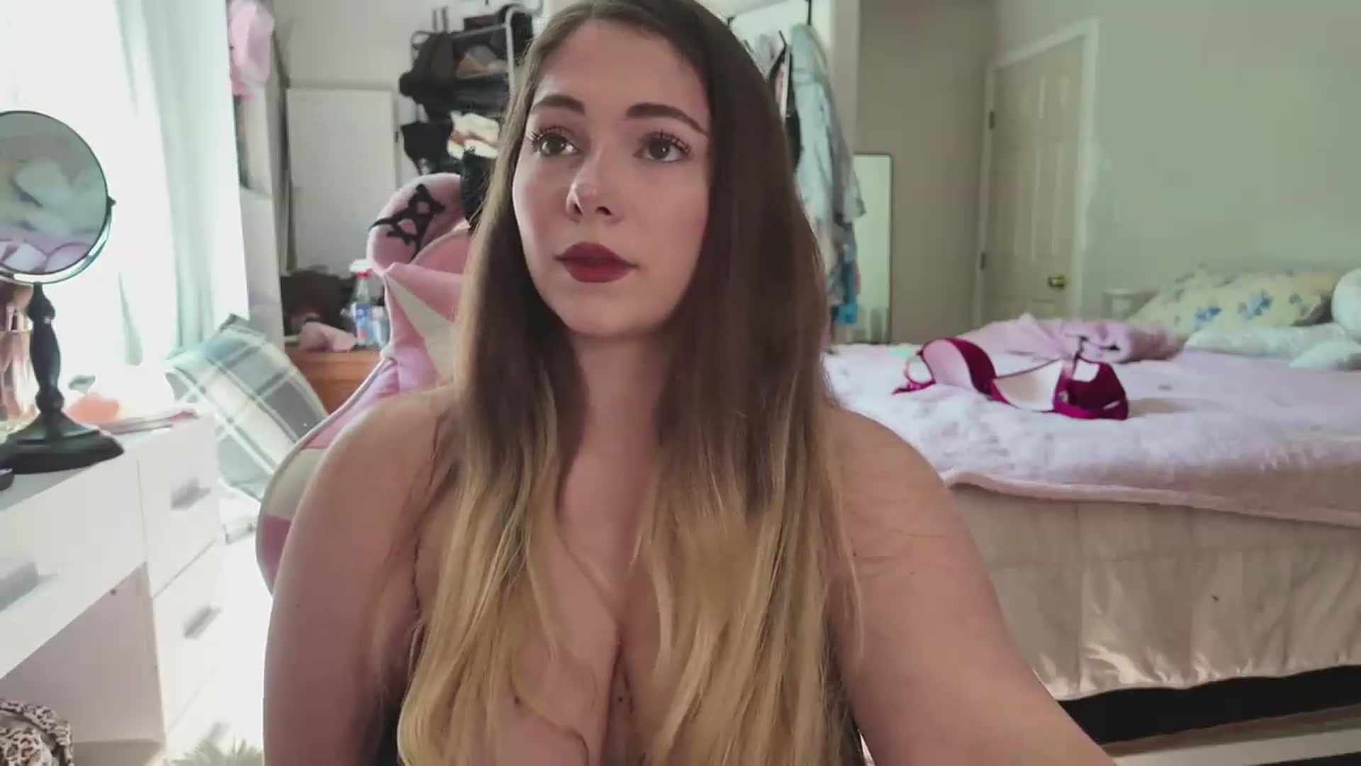 Gallery image thumbnail from lolypopbubble's myfreecams stream on, 06/29/2026, 20:47 image 14 of 20