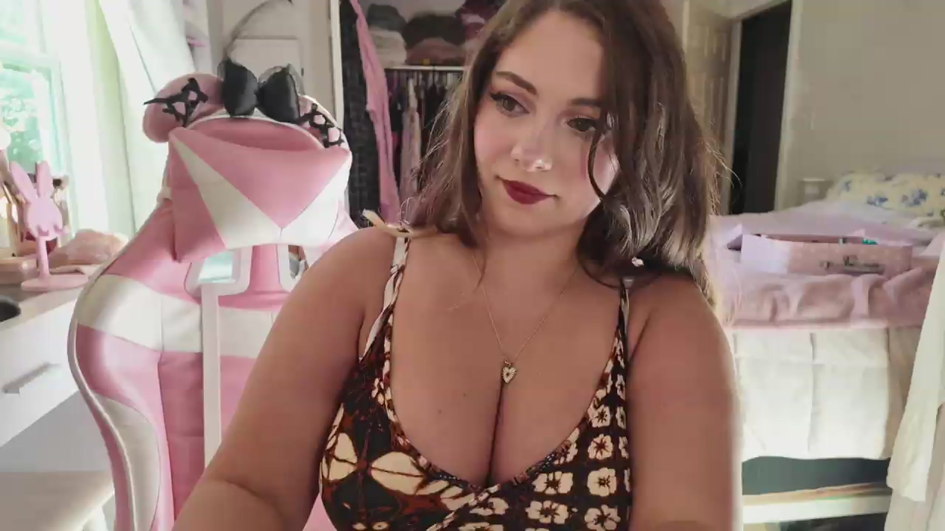 Gallery image thumbnail from lolypopbubble's myfreecams stream on, 08/03/2026, 21:28 image 15 of 20