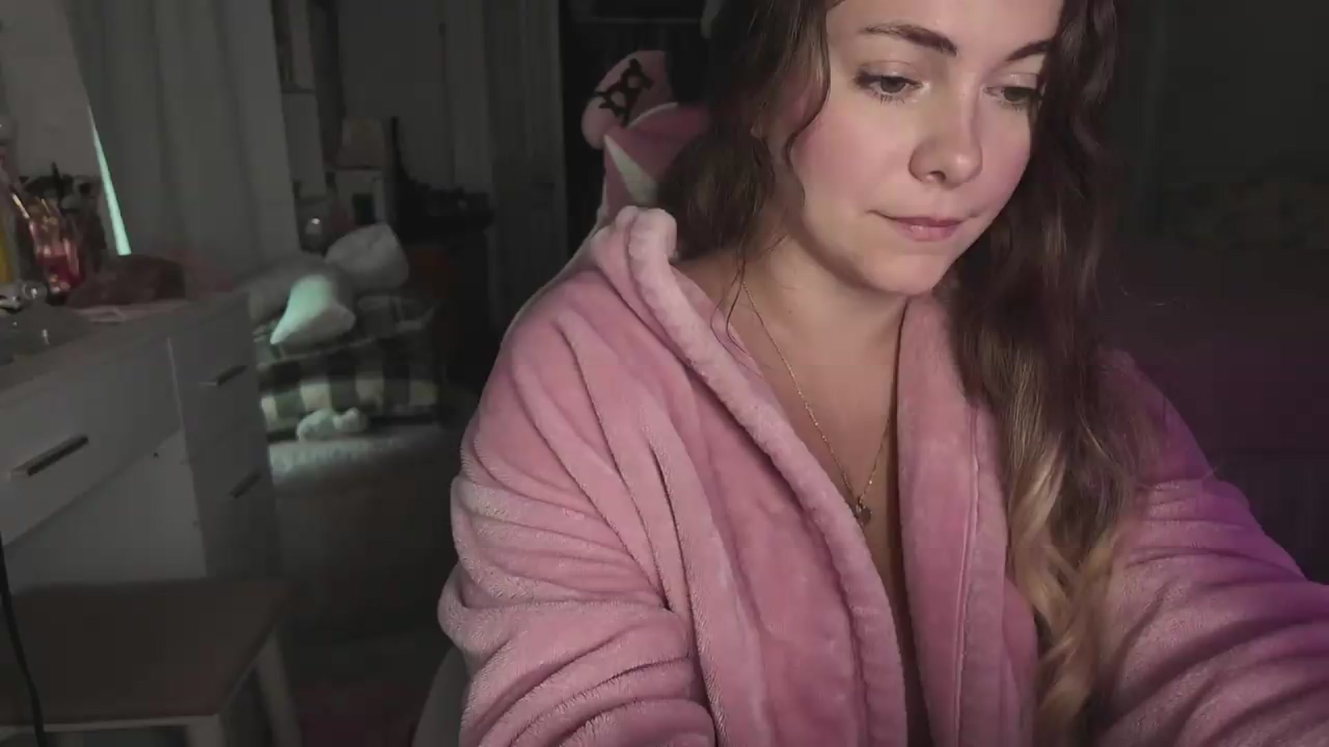 Gallery image thumbnail from lolypopbubble's myfreecams stream on, 08/05/2026, 21:39 image 3 of 20