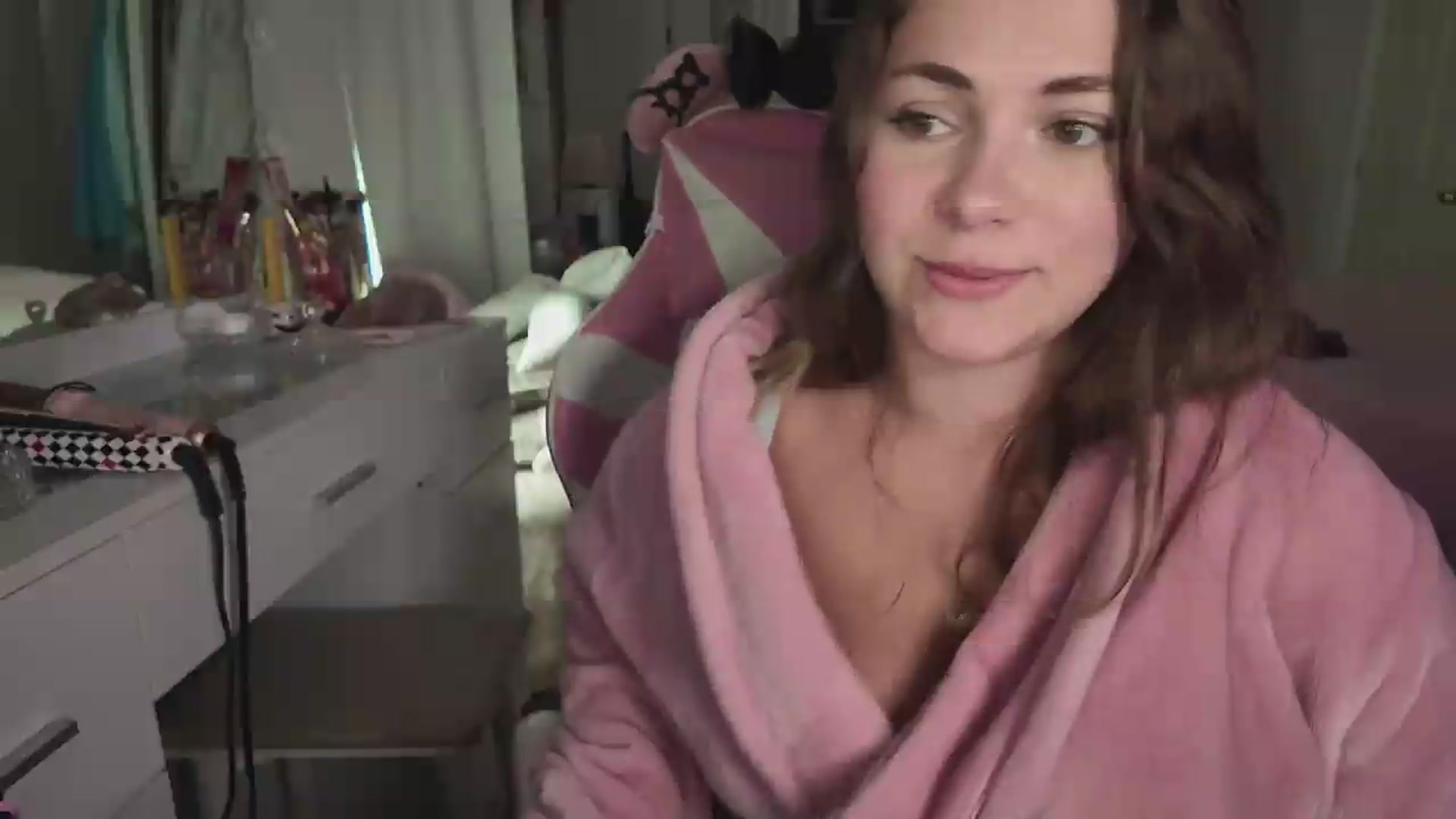 Gallery image thumbnail from lolypopbubble's myfreecams stream on, 08/05/2026, 21:39 image 12 of 20
