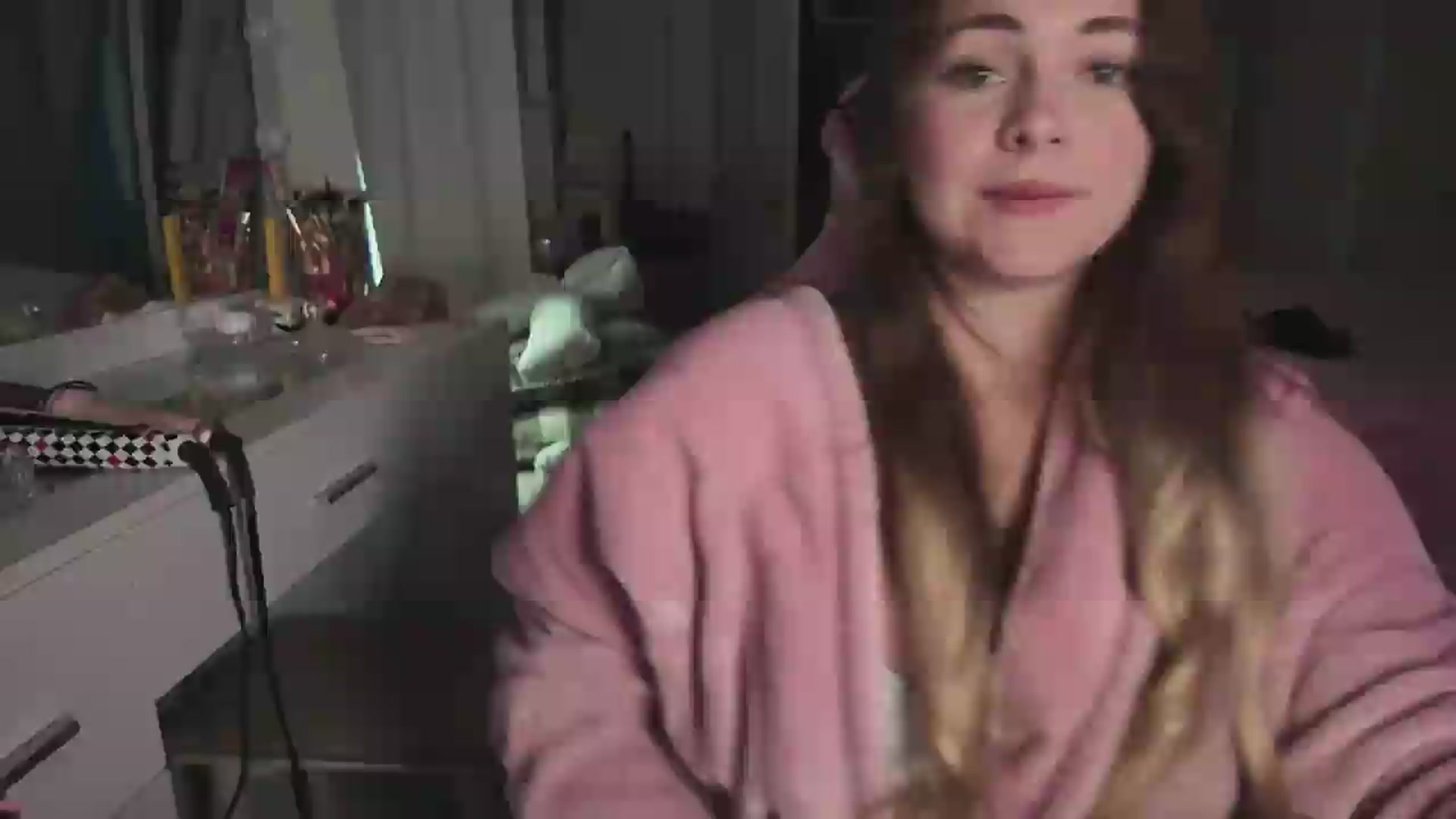 Gallery image thumbnail from lolypopbubble's myfreecams stream on, 08/05/2026, 21:39 image 8 of 20