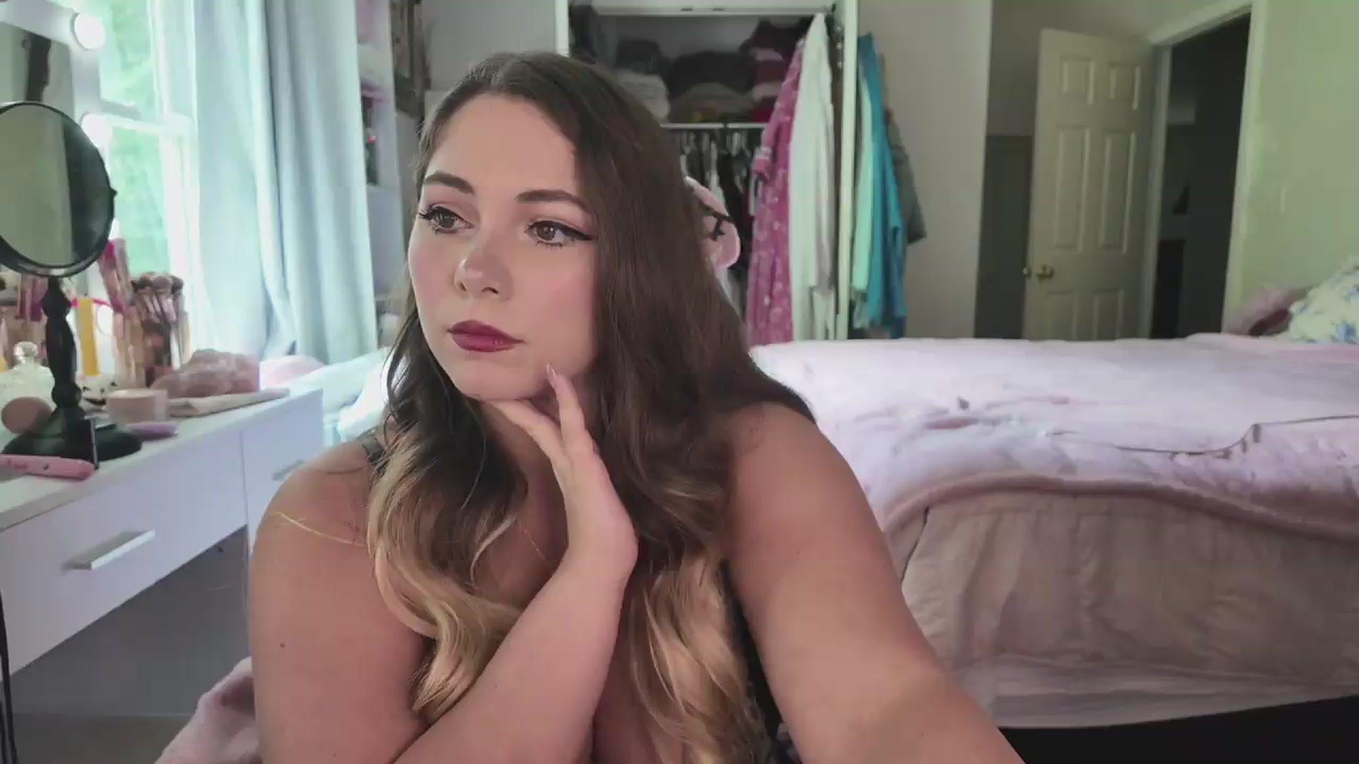 Gallery image thumbnail from lolypopbubble's myfreecams stream on, 08/07/2026, 19:38 image 3 of 20
