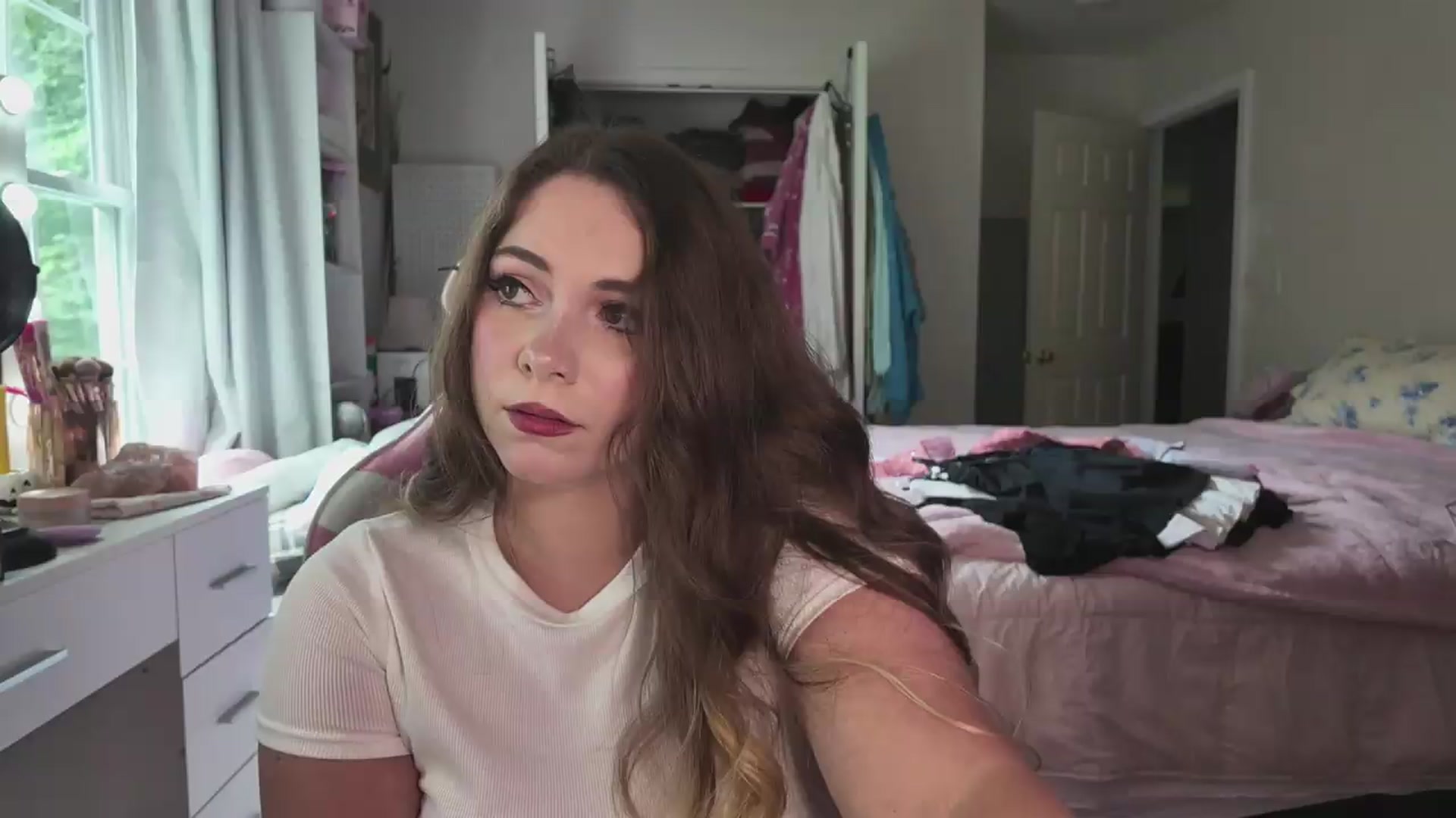 Gallery image thumbnail from lolypopbubble's myfreecams stream on, 08/07/2026, 20:41 image 19 of 20