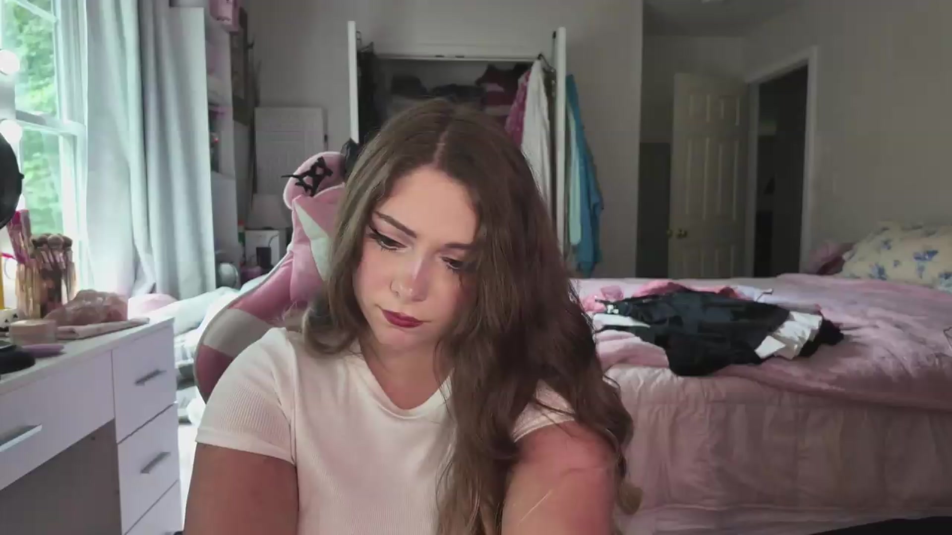 Gallery image thumbnail from lolypopbubble's myfreecams stream on, 08/07/2026, 20:41 image 20 of 20