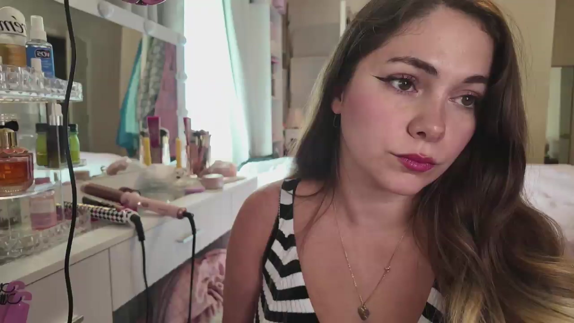Gallery image thumbnail from lolypopbubble's myfreecams stream on, 08/11/2026, 20:53 image 8 of 20