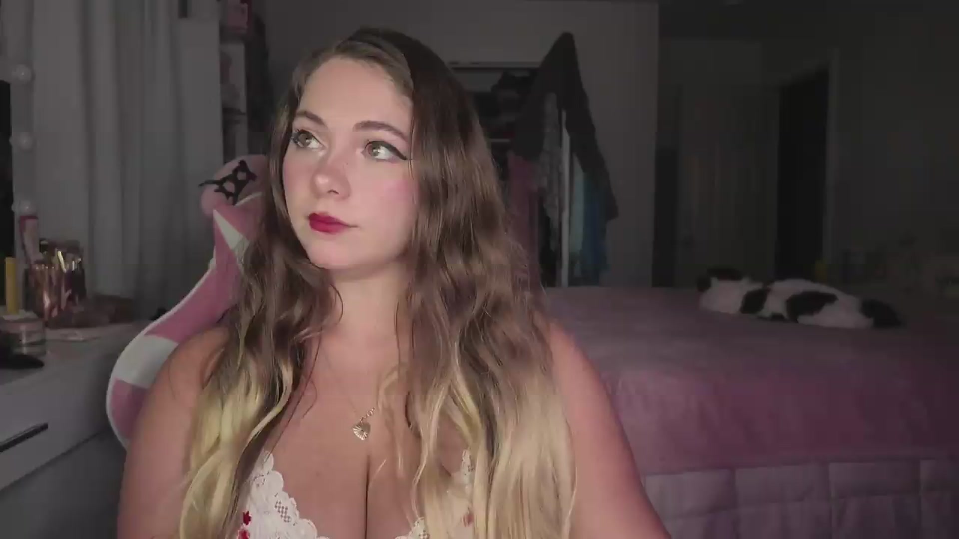 Gallery image thumbnail from lolypopbubble's myfreecams stream on, 08/13/2026, 03:09 image 3 of 20