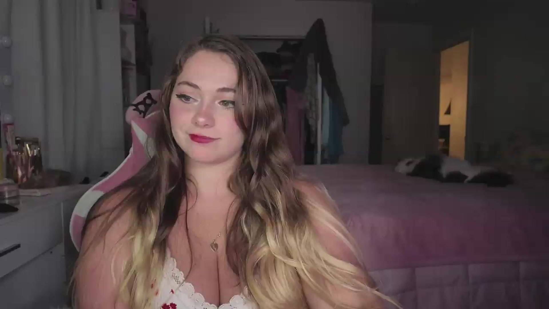 Gallery image thumbnail from lolypopbubble's myfreecams stream on, 08/13/2026, 03:09 image 7 of 20