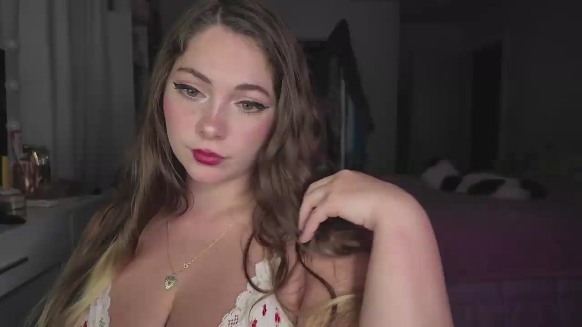 Gallery image thumbnail from lolypopbubble's myfreecams stream on, 08/13/2026, 03:09 image 4 of 20