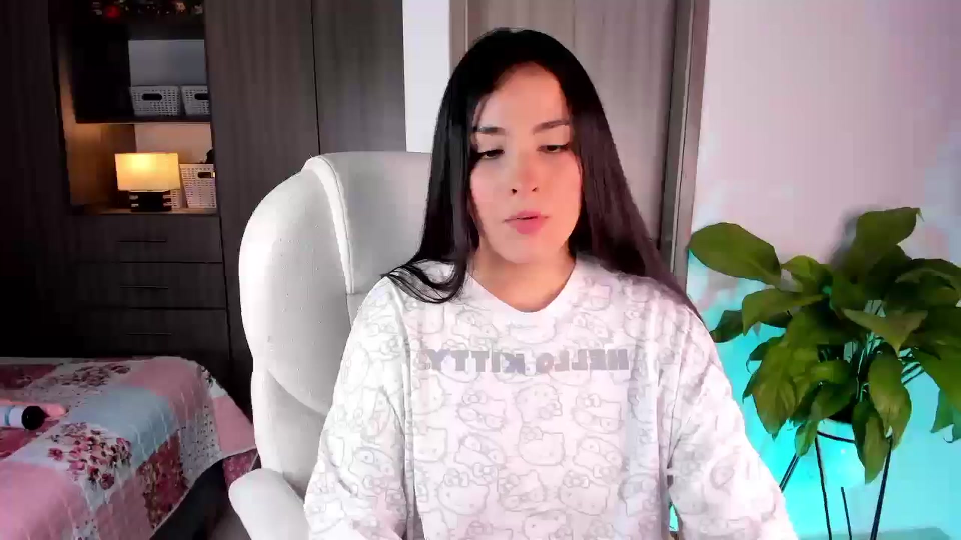 Gallery image thumbnail from lolyy_18's myfreecams stream on, 12/30/2025, 08:56 image 18 of 20