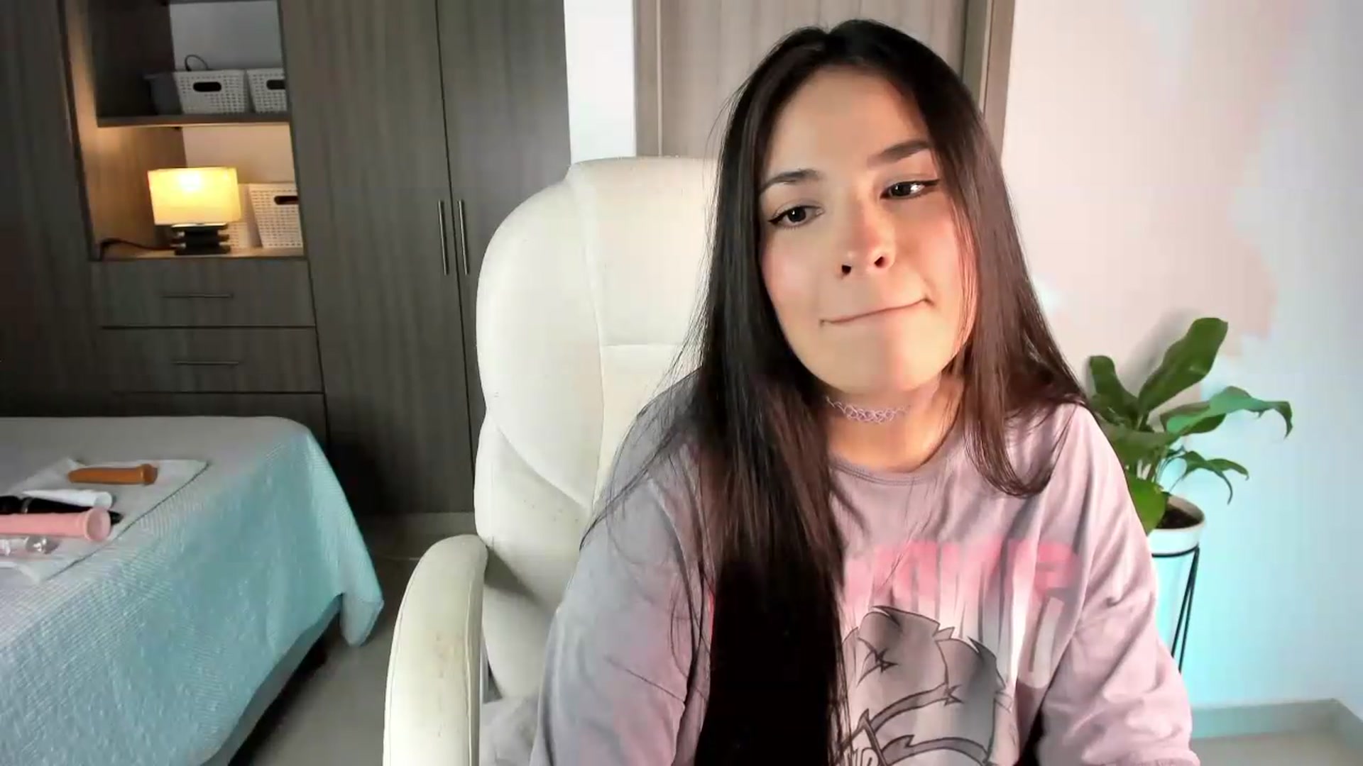 Gallery image thumbnail from lolyy_18's myfreecams stream on, 07/27/2026, 09:52 image 14 of 20