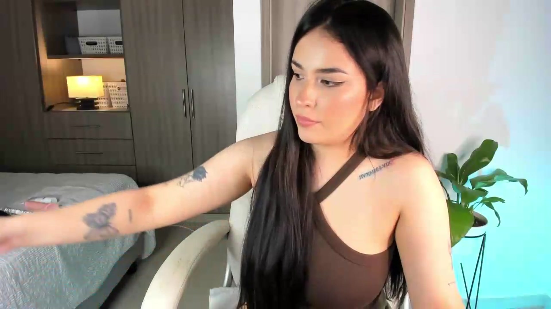 Gallery image thumbnail from lolyy_18's myfreecams stream on, 07/30/2026, 08:31 image 18 of 20