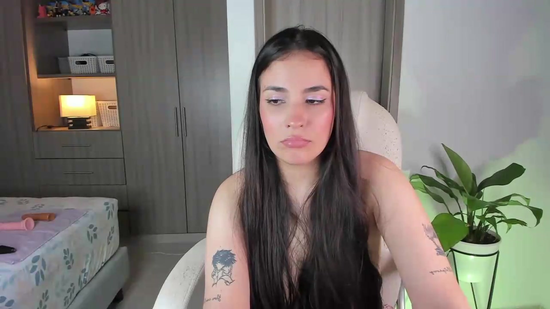 Gallery image thumbnail from lolyy_18's myfreecams stream on, 08/16/2026, 10:16 image 16 of 20