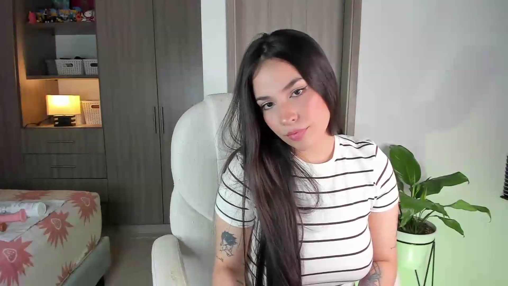 Gallery image thumbnail from lolyy_18's myfreecams stream on, 08/25/2026, 08:35 image 20 of 20