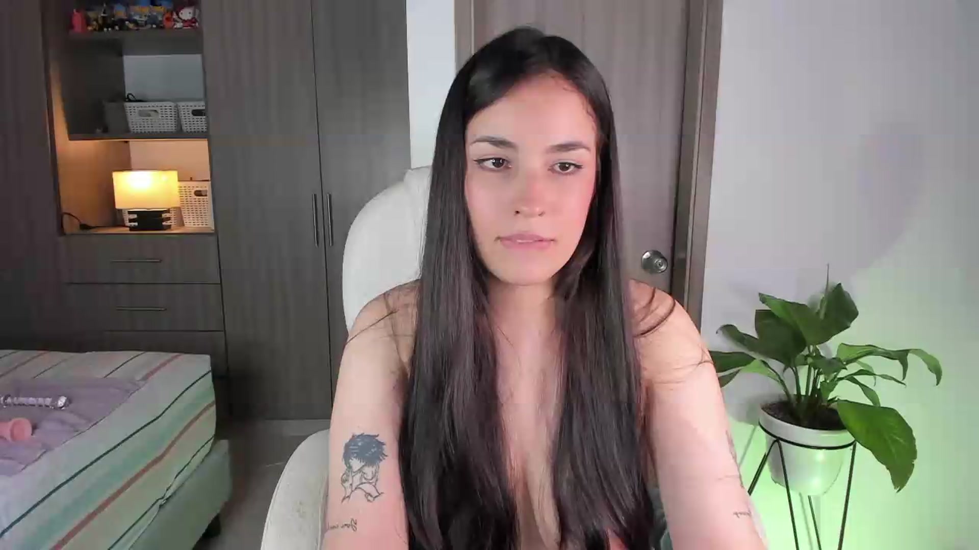 Gallery image thumbnail from lolyy_18's myfreecams stream on, 09/04/2026, 09:19 image 3 of 20