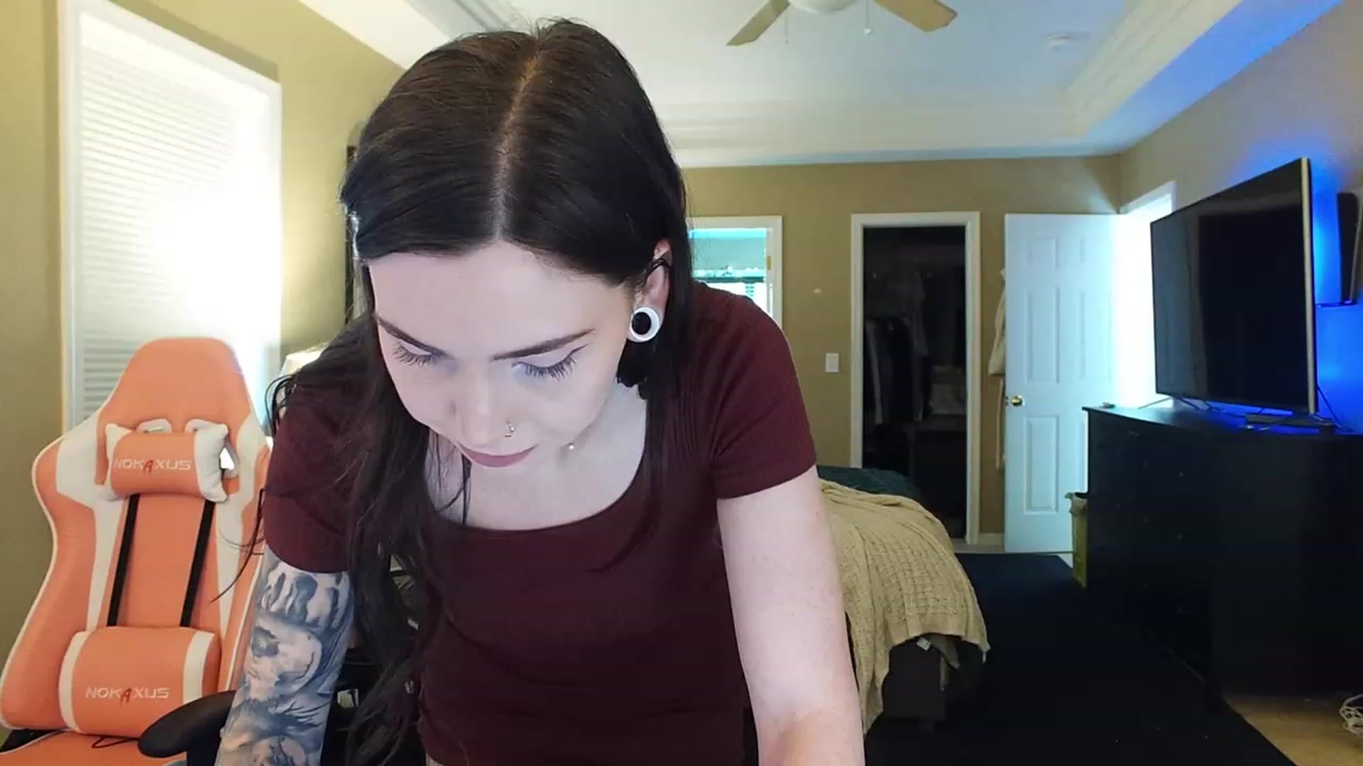 Gallery image thumbnail from london_ellise's myfreecams stream on, 06/27/2023, 17:31 image 6 of 20