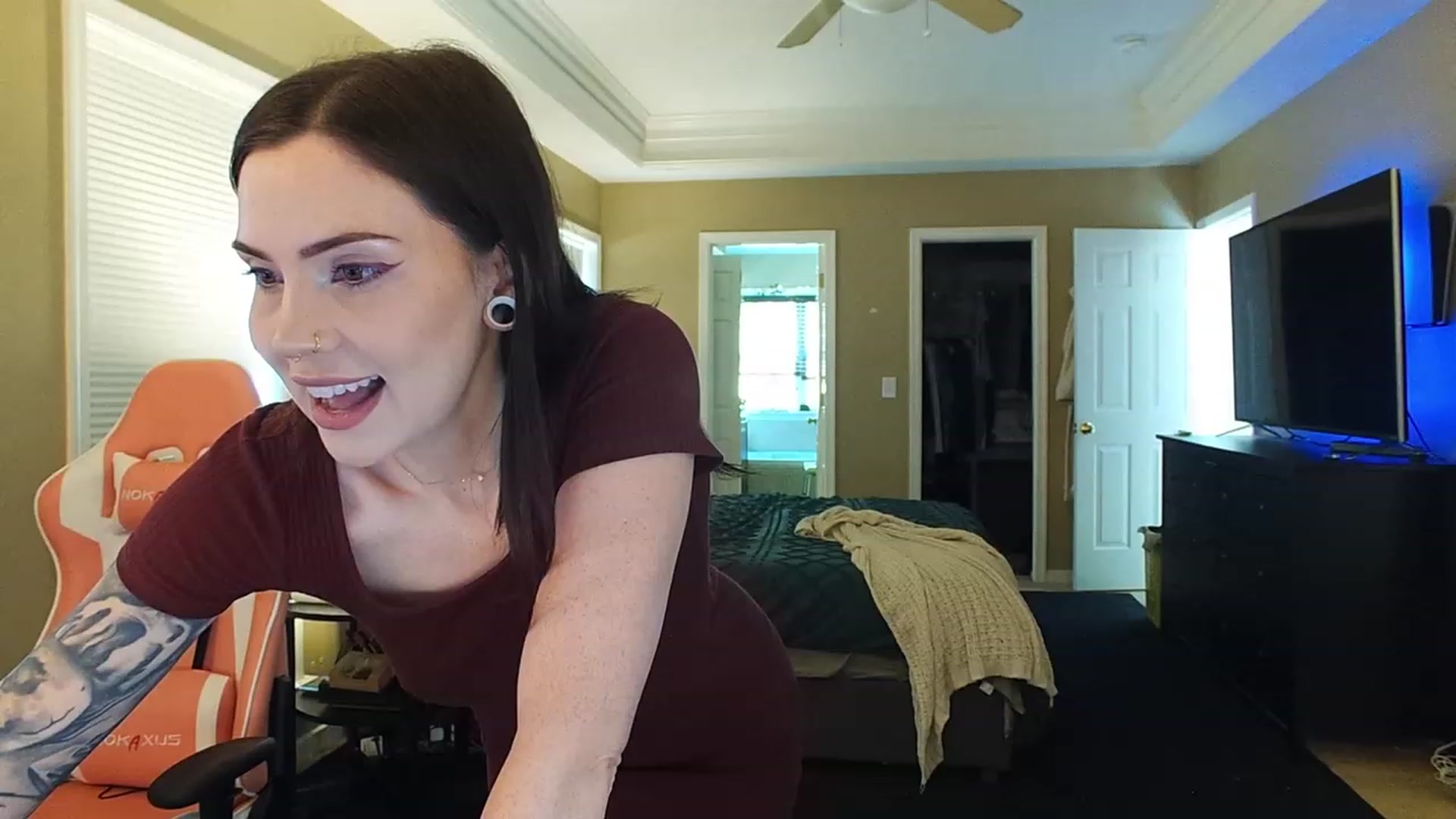 Gallery image thumbnail from london_ellise's myfreecams stream on, 06/27/2023, 17:31 image 5 of 20