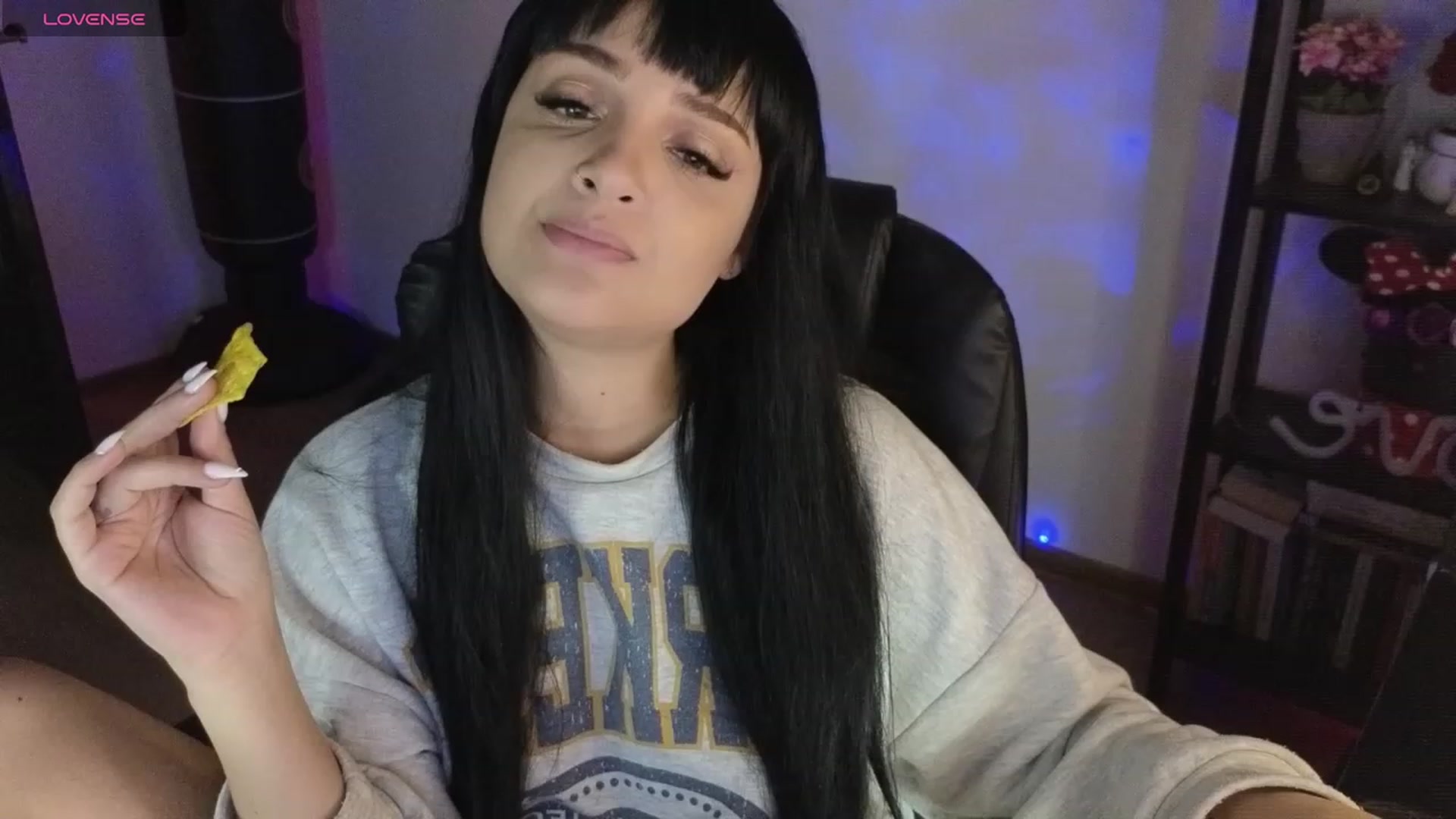 Gallery image thumbnail from loraine_doll's myfreecams stream on, 11/21/2023, 17:48 image 16 of 20
