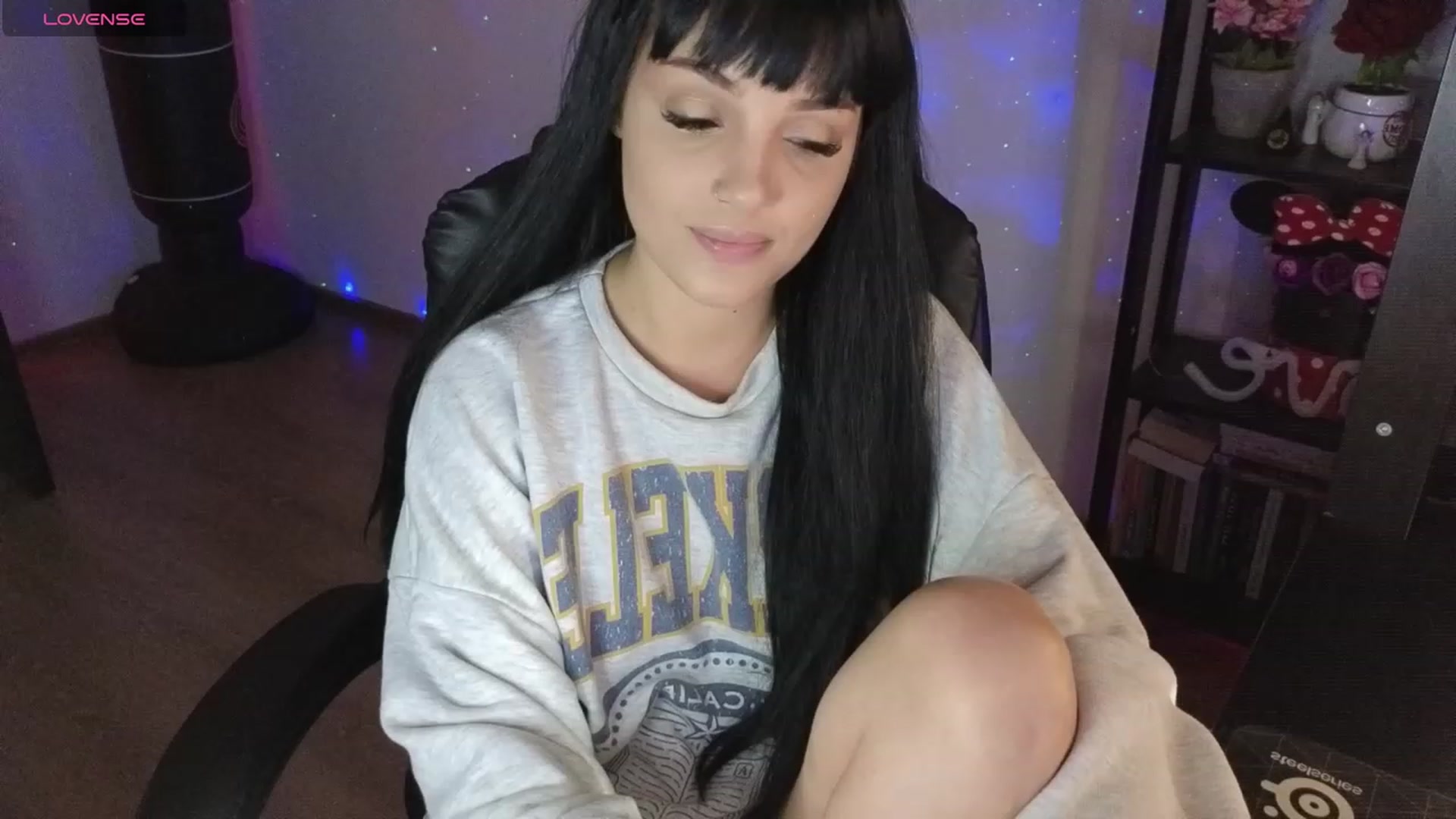 Gallery image thumbnail from loraine_doll's myfreecams stream on, 11/21/2023, 17:48 image 4 of 20