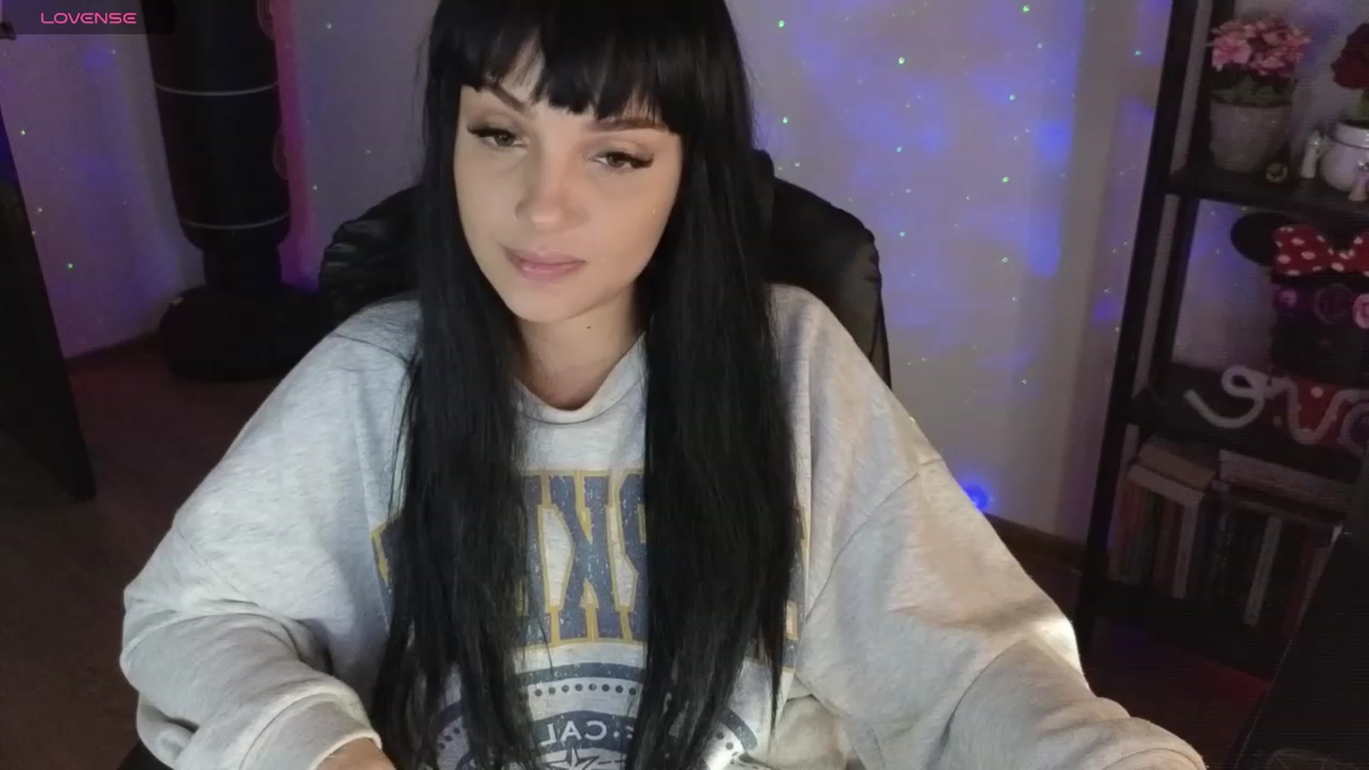 Gallery image thumbnail from loraine_doll's myfreecams stream on, 11/21/2023, 17:48 image 12 of 20