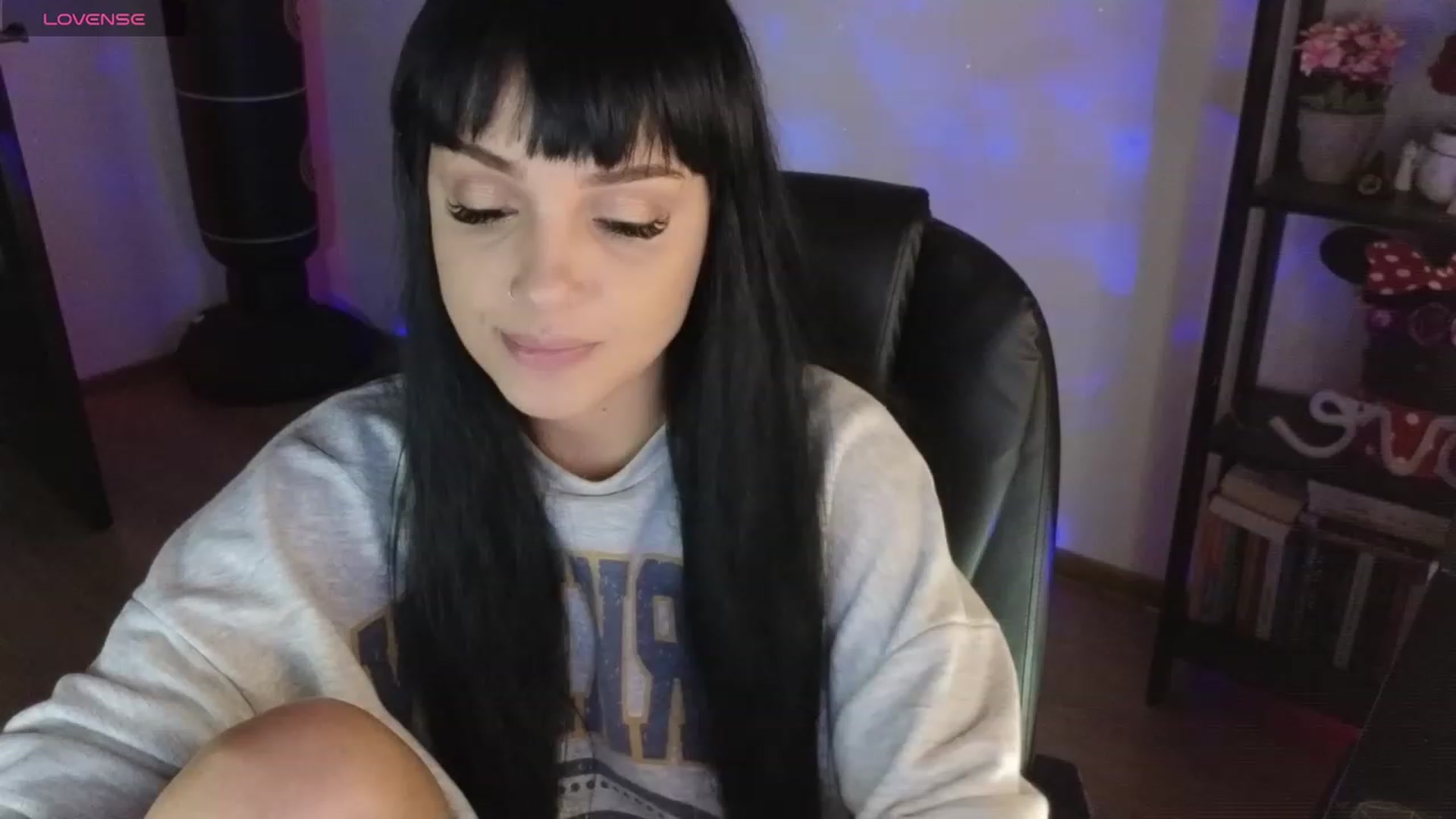 Gallery image thumbnail from loraine_doll's myfreecams stream on, 11/21/2023, 17:48 image 15 of 20