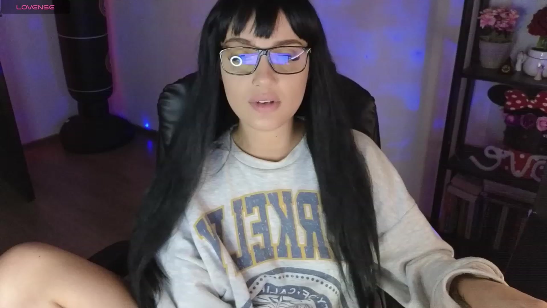 Gallery image thumbnail from loraine_doll's myfreecams stream on, 11/21/2023, 17:48 image 8 of 20