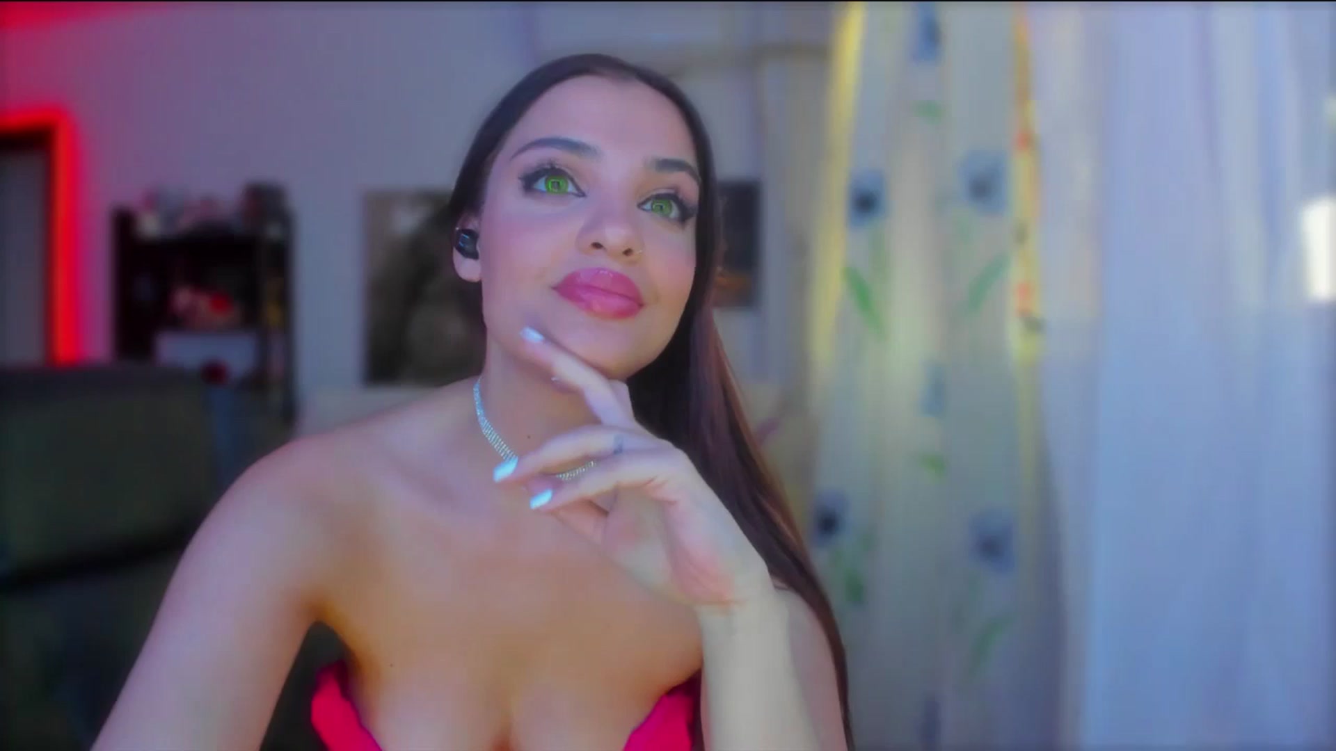 Gallery image thumbnail from loraine_doll's myfreecams stream on, 05/24/2024, 17:15 image 1 of 20