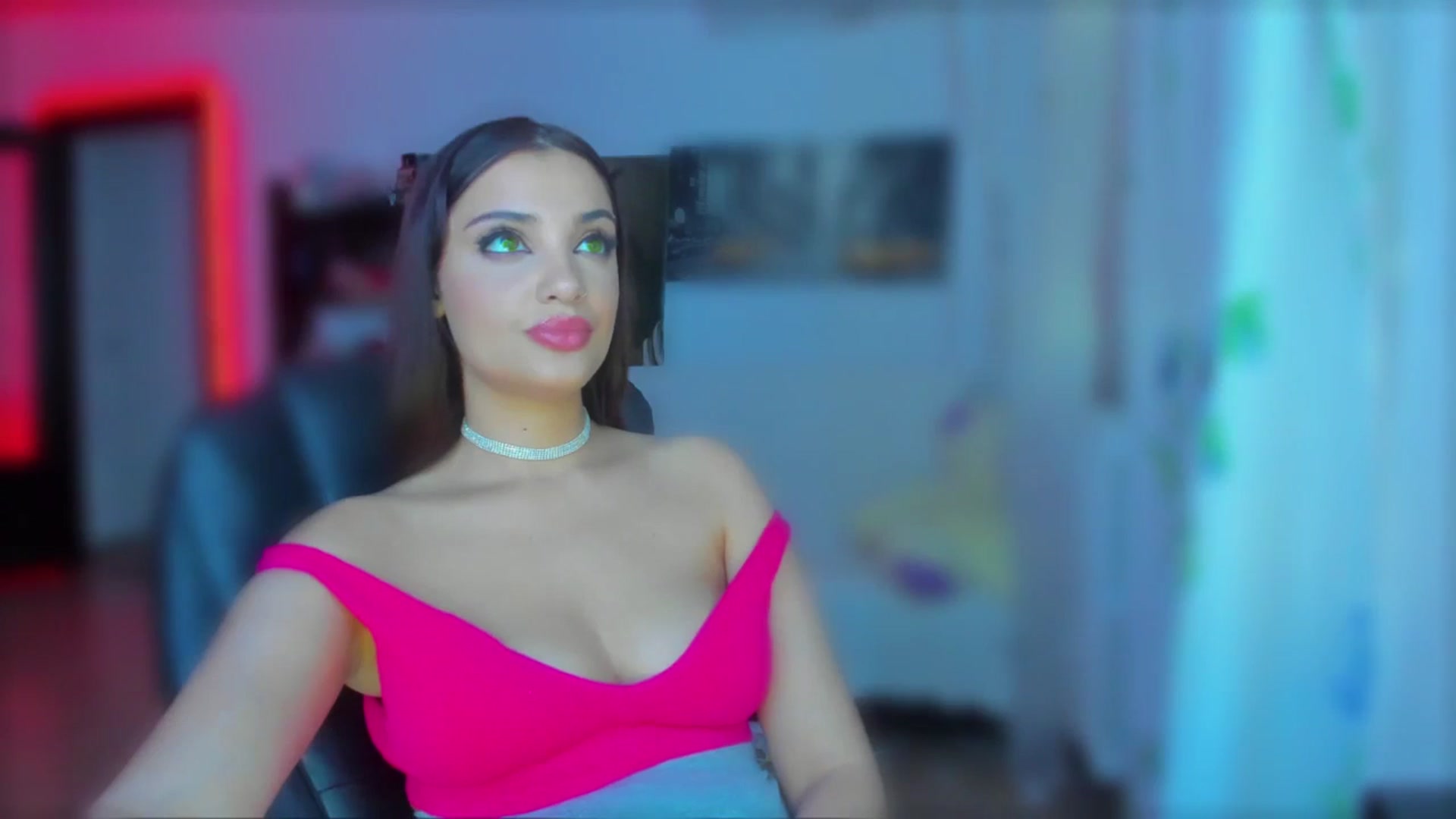 Gallery image thumbnail from loraine_doll's myfreecams stream on, 05/24/2024, 20:09 image 3 of 20