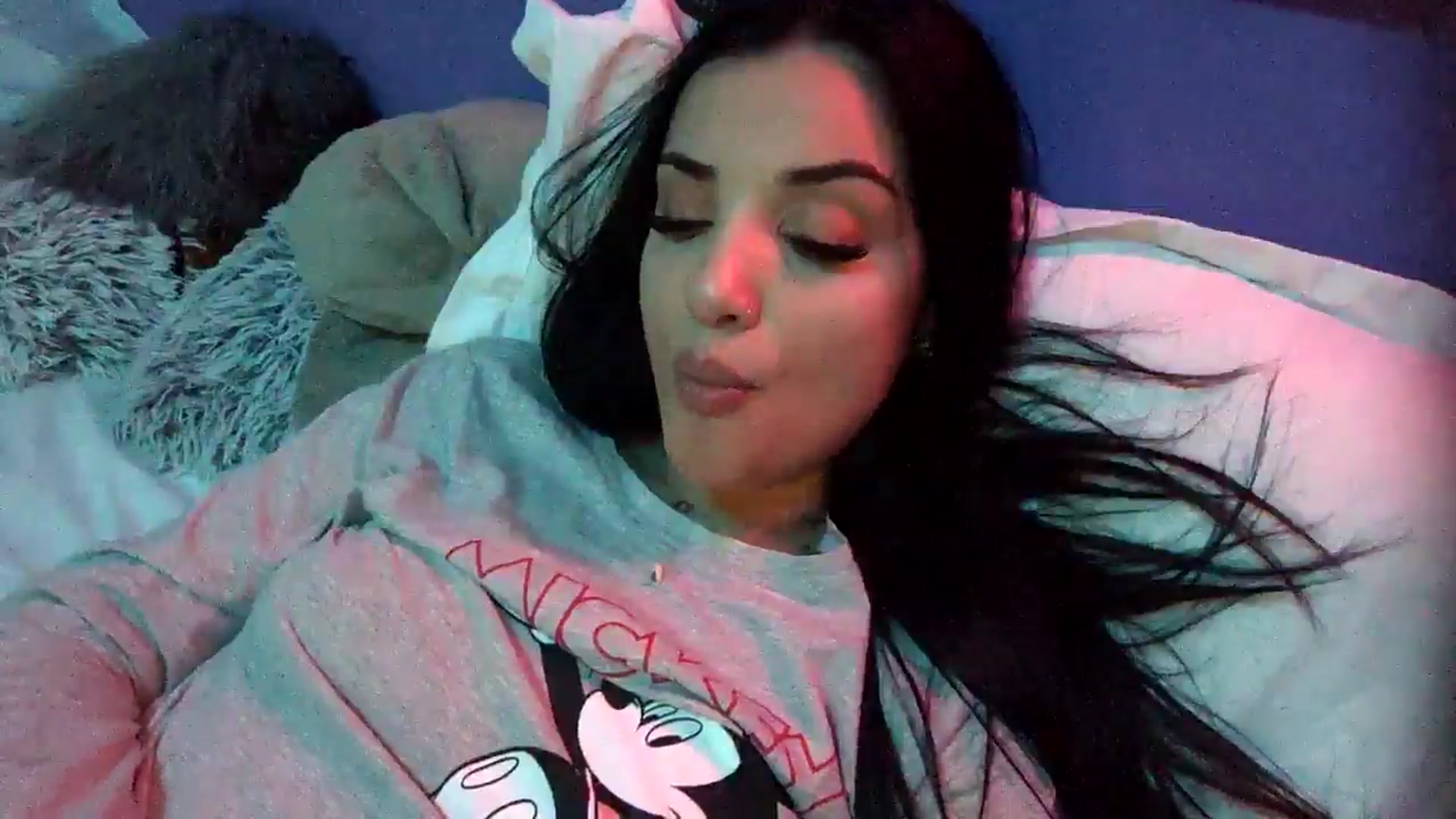 Gallery image thumbnail from loraine_doll's myfreecams stream on, 12/24/2024, 01:00 image 13 of 20