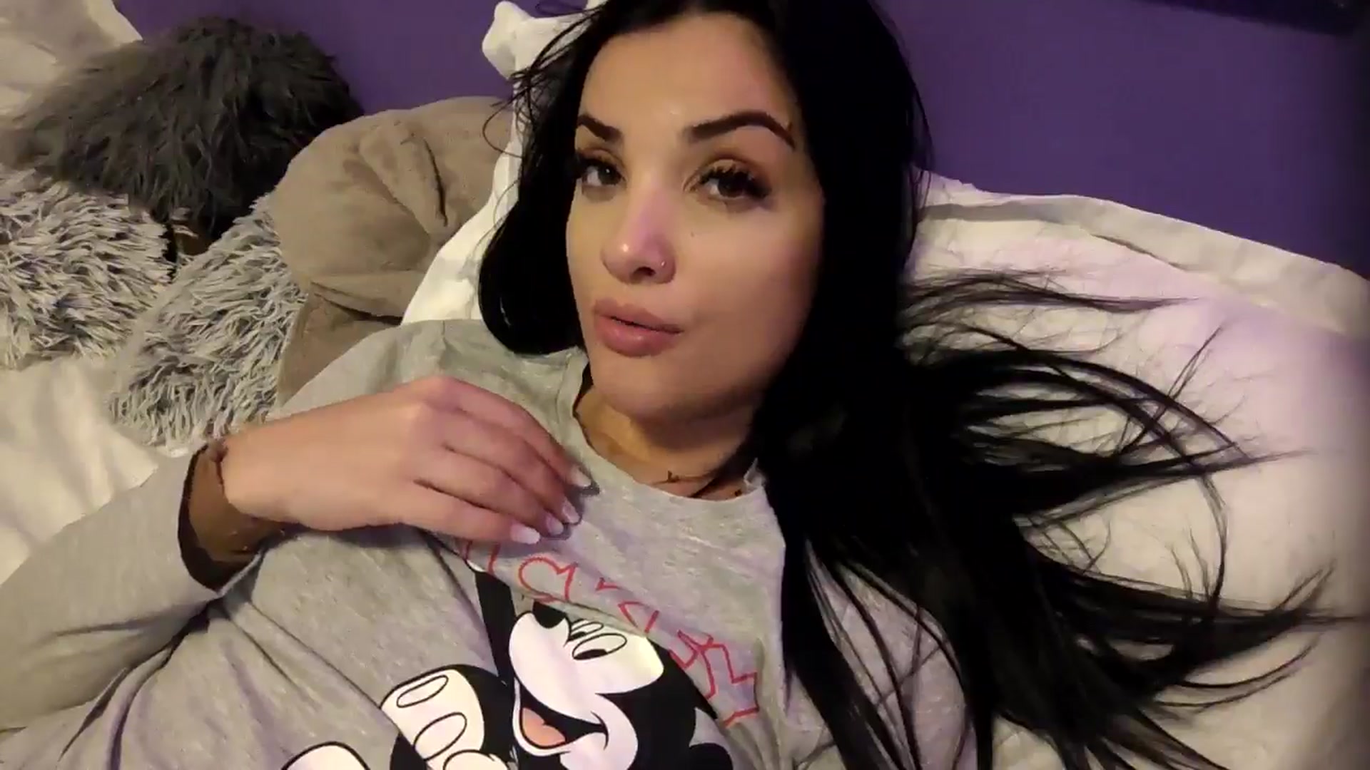 Gallery image thumbnail from loraine_doll's myfreecams stream on, 12/24/2024, 01:00 image 3 of 20