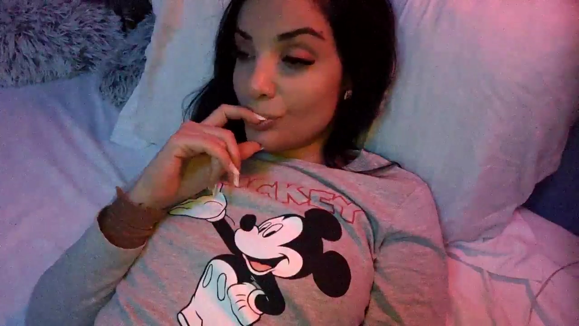 Gallery image thumbnail from loraine_doll's myfreecams stream on, 12/24/2024, 01:32 image 2 of 20