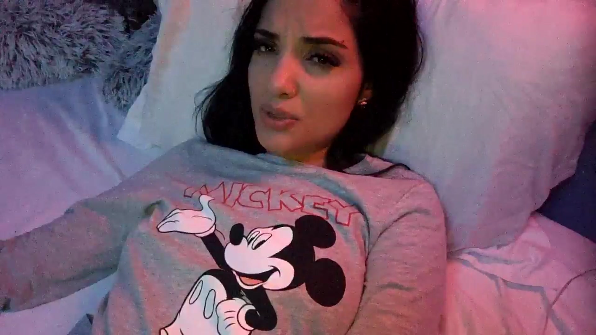 Gallery image thumbnail from loraine_doll's myfreecams stream on, 12/24/2024, 01:32 image 3 of 20