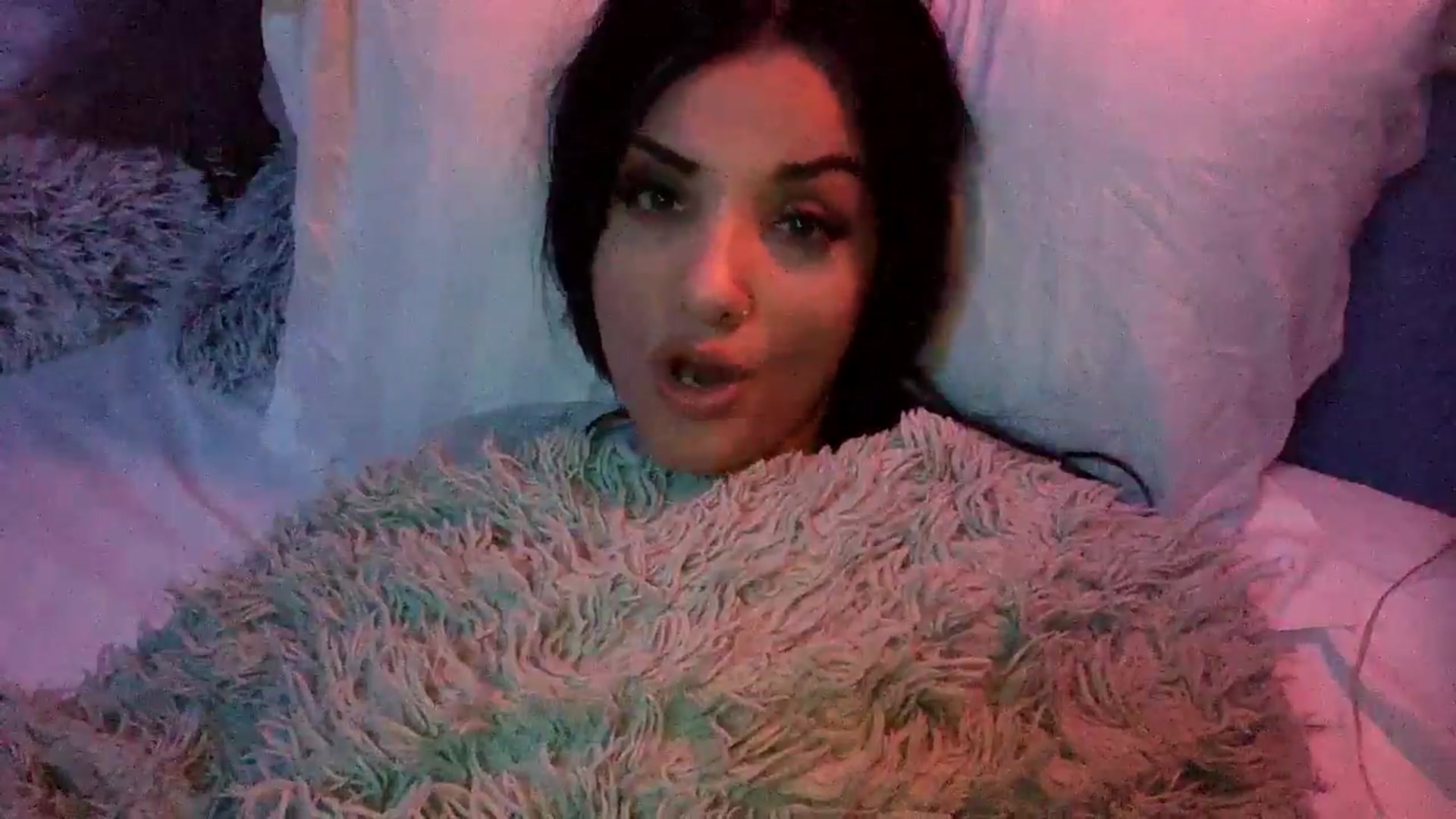 Gallery image thumbnail from loraine_doll's myfreecams stream on, 12/24/2024, 01:32 image 11 of 20