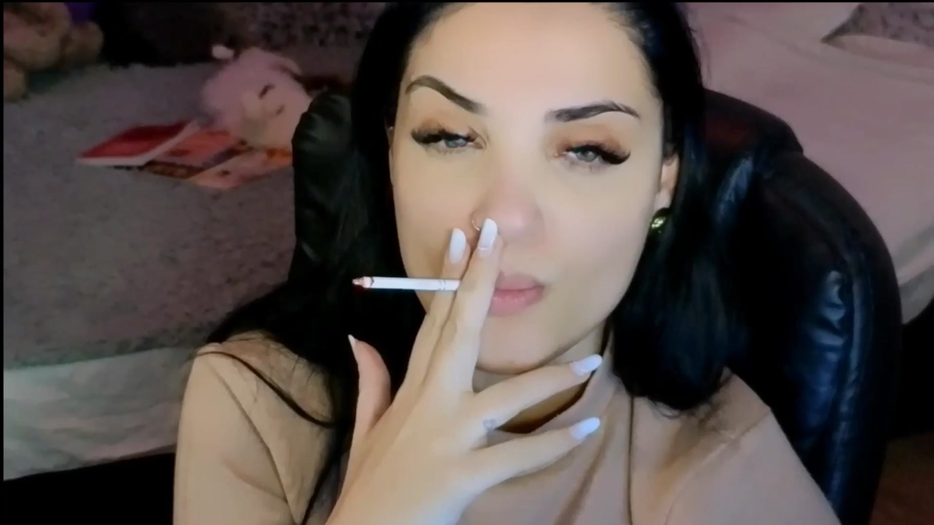 Gallery image thumbnail from loraine_doll's myfreecams stream on, 12/30/2024, 23:32 image 12 of 20
