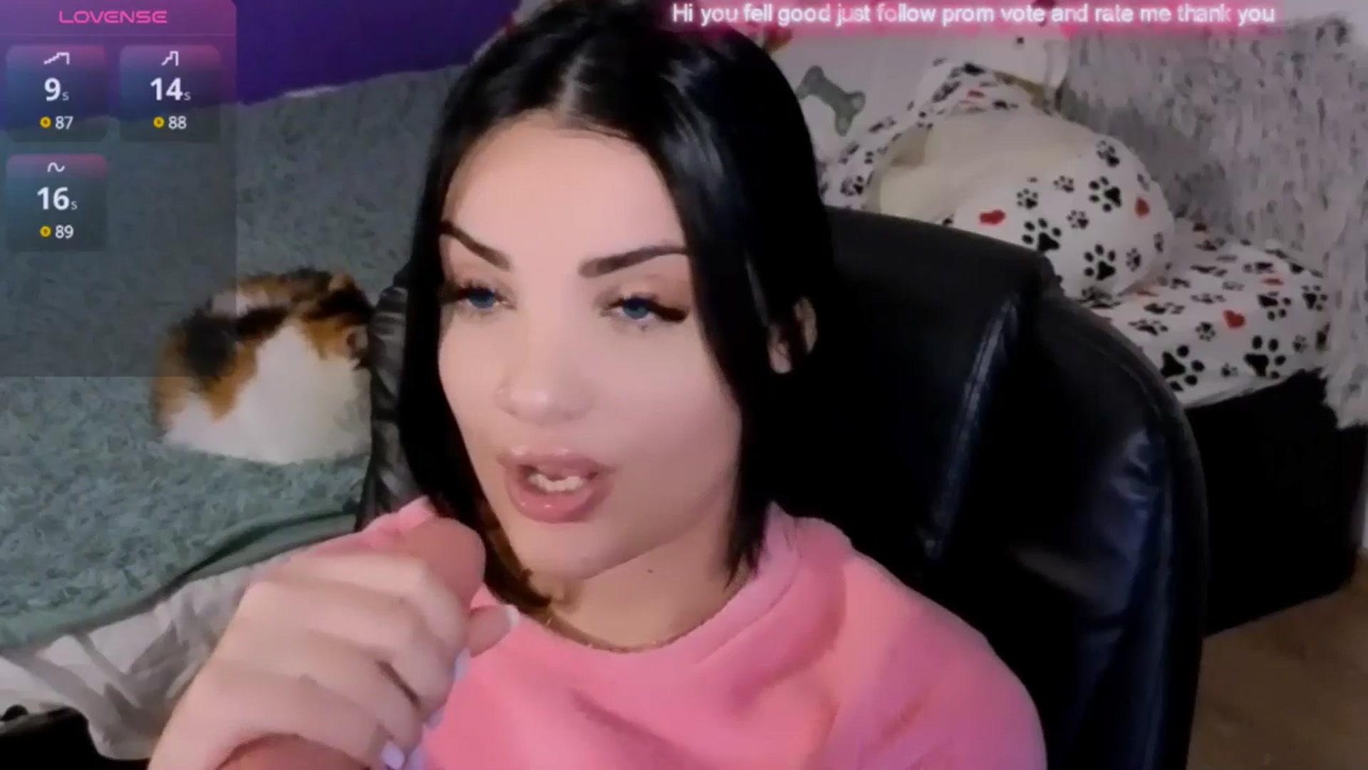 Gallery image thumbnail from loraine_doll's myfreecams stream on, 01/17/2025, 19:35 image 3 of 20