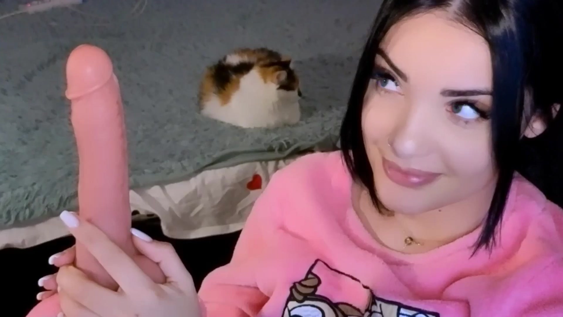 Gallery image thumbnail from loraine_doll's myfreecams stream on, 01/17/2025, 19:35 image 2 of 20