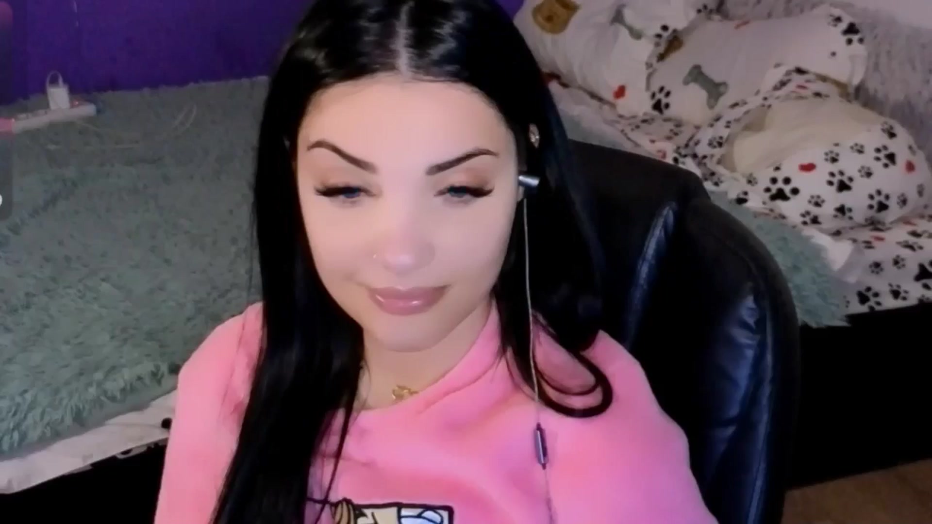 Gallery image thumbnail from loraine_doll's myfreecams stream on, 01/17/2025, 22:47 image 5 of 20