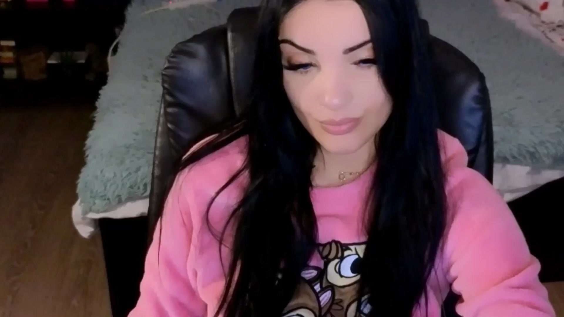 Gallery image thumbnail from loraine_doll's myfreecams stream on, 01/17/2025, 22:47 image 4 of 20