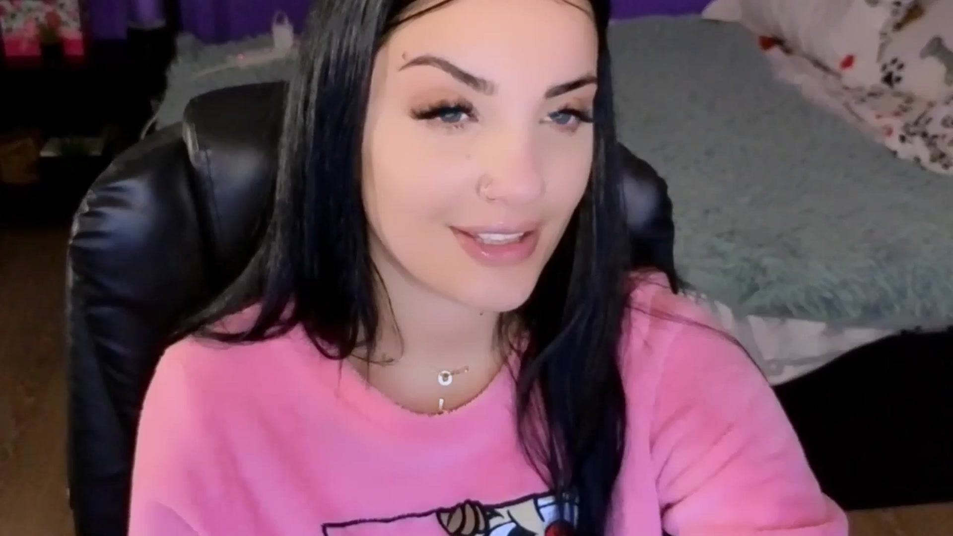 Gallery image thumbnail from loraine_doll's myfreecams stream on, 01/17/2025, 22:47 image 2 of 20