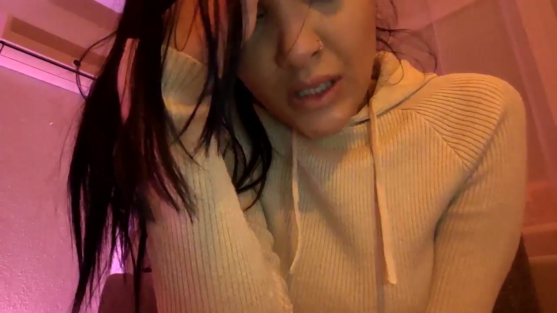 Gallery image thumbnail from loraine_doll's myfreecams stream on, 01/24/2025, 22:15 image 12 of 20