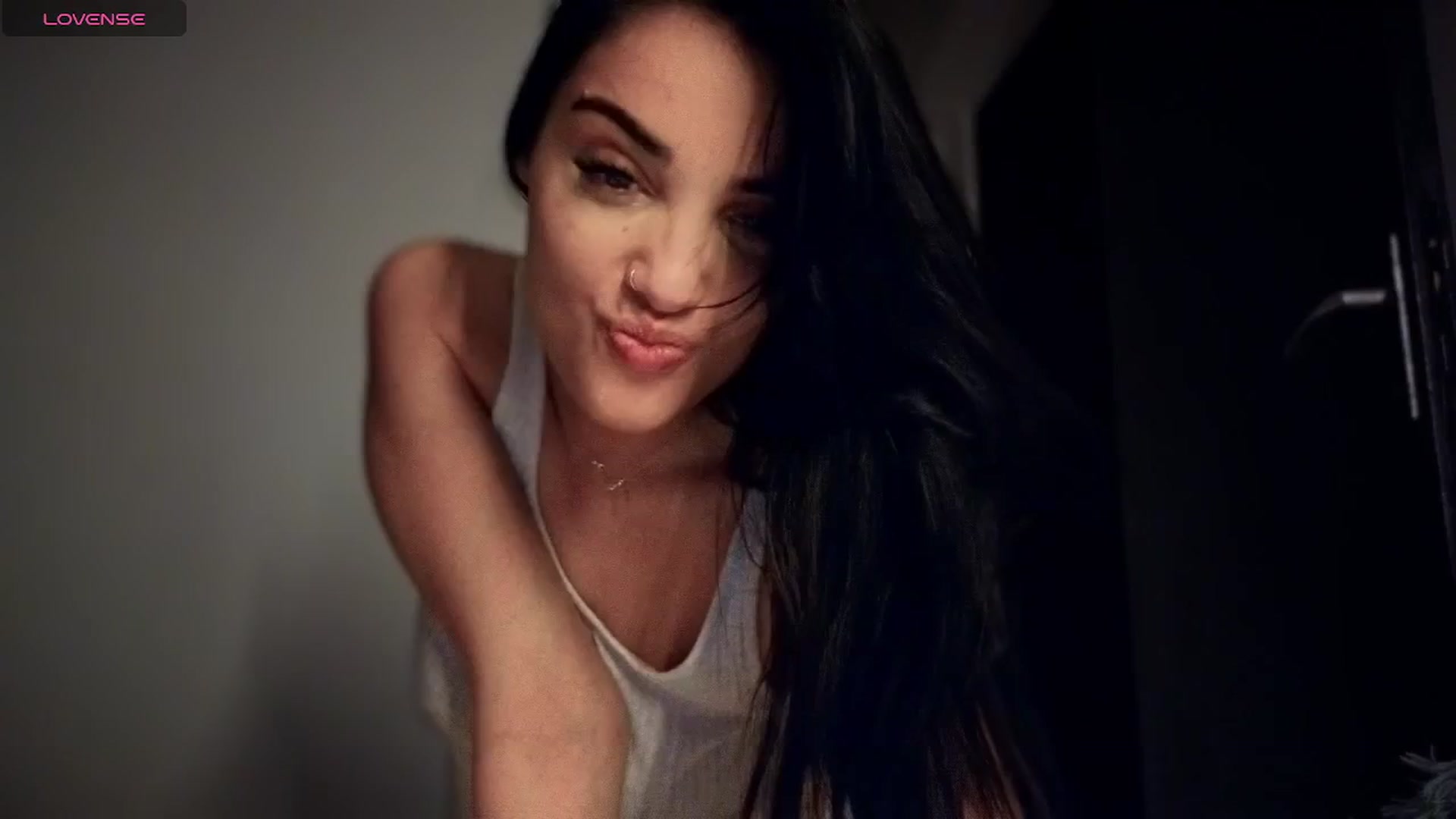 Gallery image thumbnail from loraine_doll's myfreecams stream on, 04/10/2025, 19:45 image 17 of 20