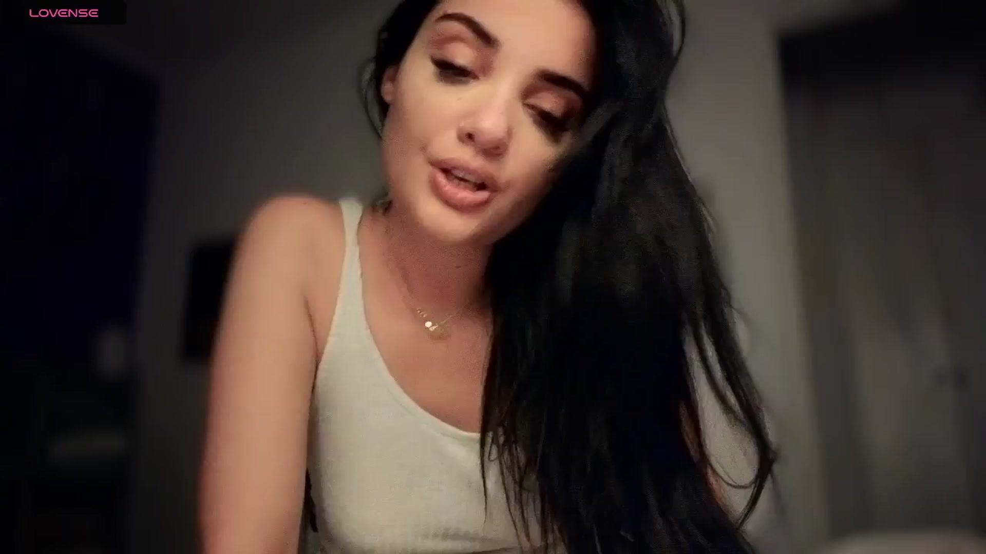 Gallery image thumbnail from loraine_doll's myfreecams stream on, 04/10/2025, 19:45 image 5 of 20