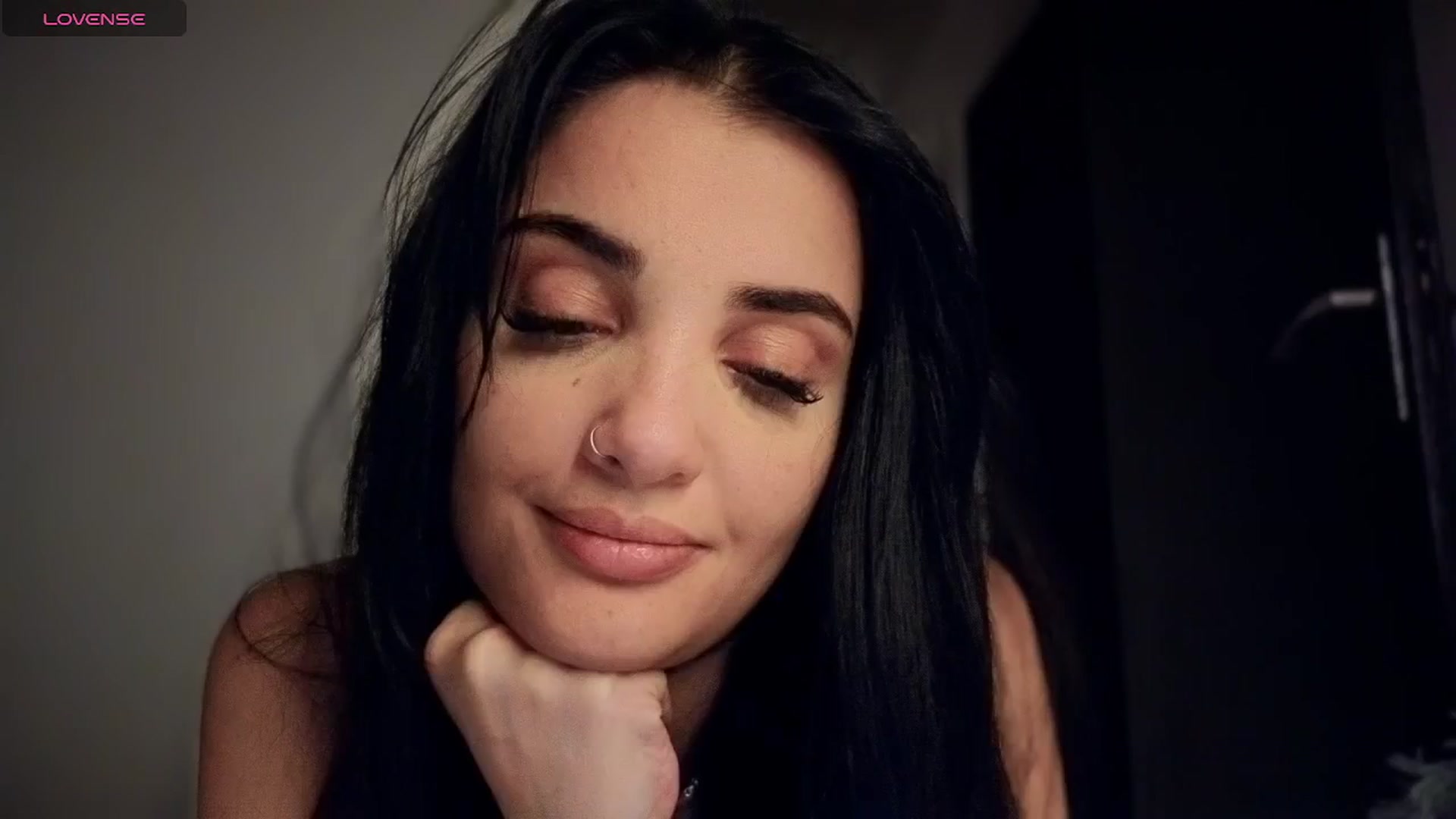 Gallery image thumbnail from loraine_doll's myfreecams stream on, 04/10/2025, 19:45 image 16 of 20