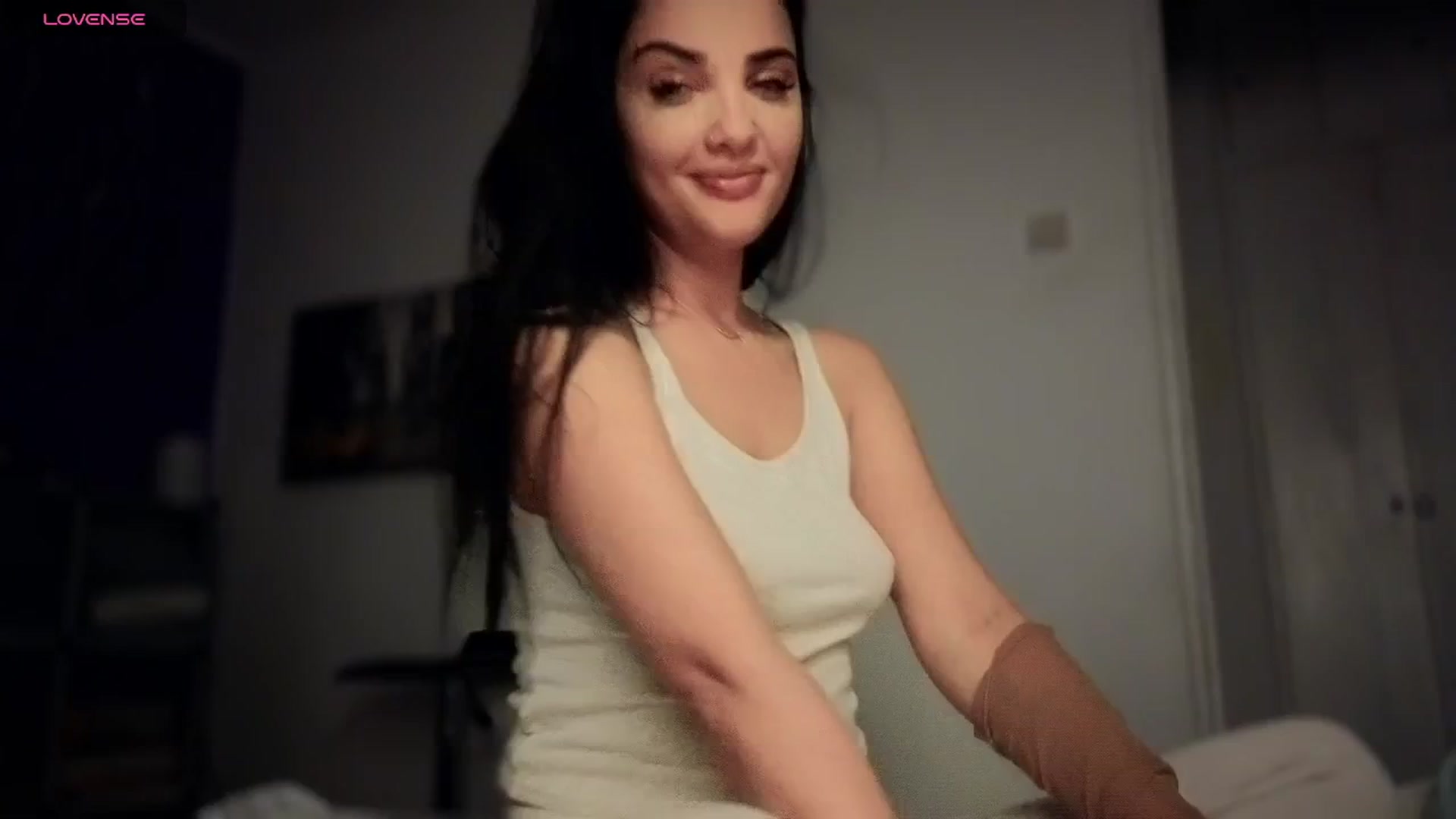 Gallery image thumbnail from loraine_doll's myfreecams stream on, 04/10/2025, 19:45 image 7 of 20
