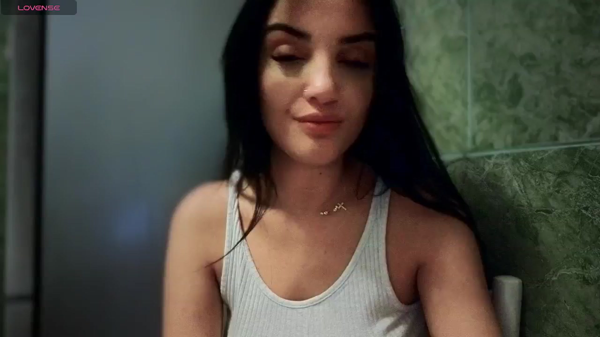 Gallery image thumbnail from loraine_doll's myfreecams stream on, 04/10/2025, 19:45 image 3 of 20