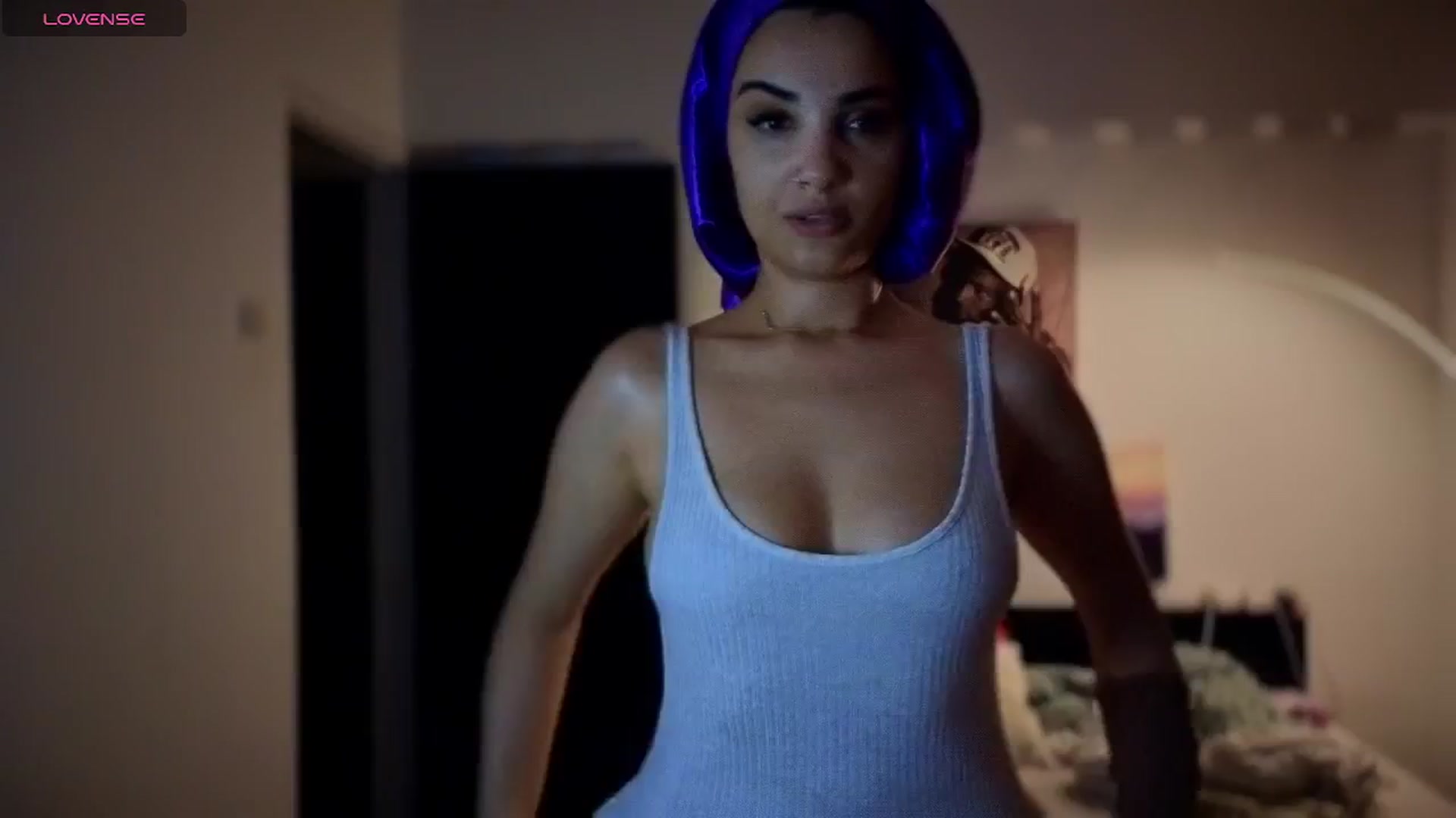 Gallery image thumbnail from loraine_doll's myfreecams stream on, 04/10/2025, 21:19 image 13 of 20