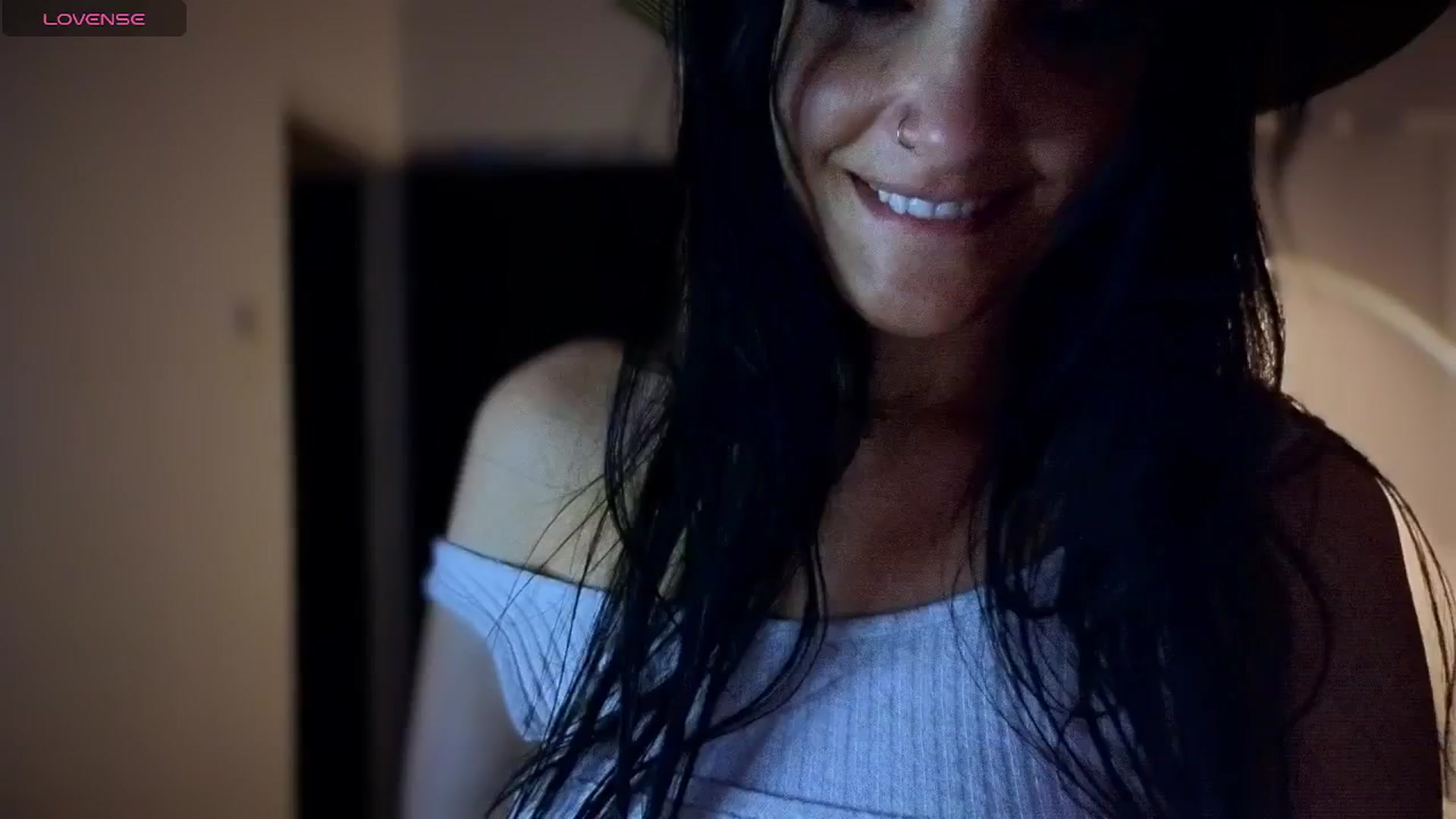 Gallery image thumbnail from loraine_doll's myfreecams stream on, 04/10/2025, 21:19 image 8 of 20