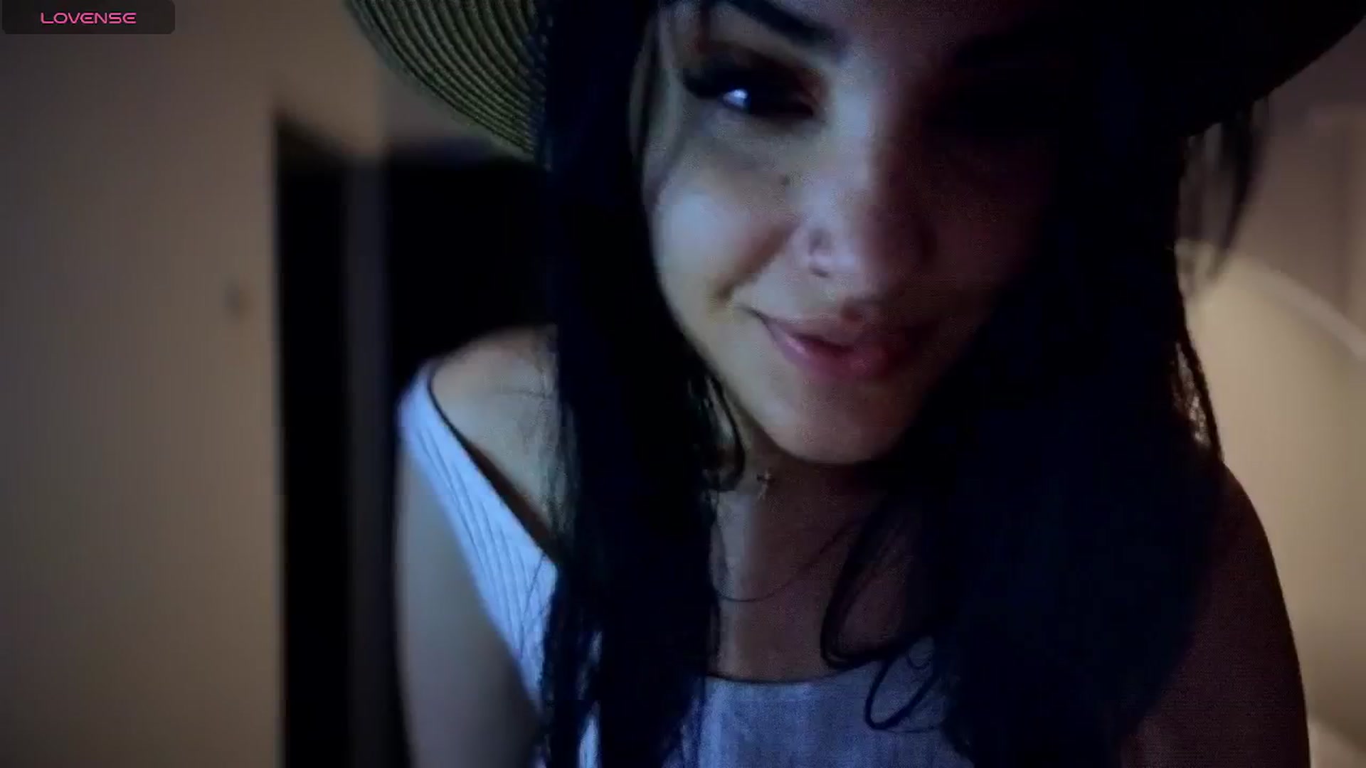 Gallery image thumbnail from loraine_doll's myfreecams stream on, 04/10/2025, 21:19 image 5 of 20